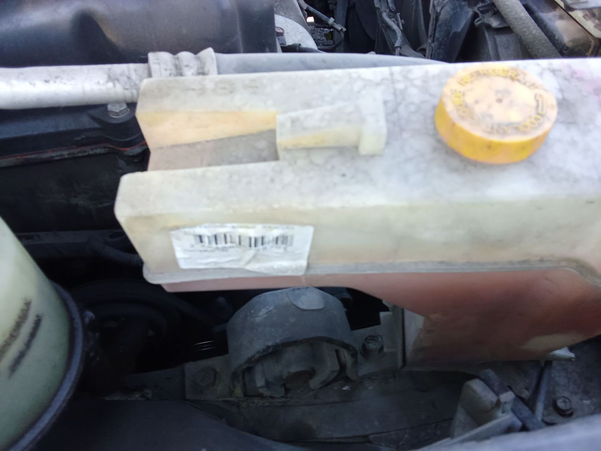 https://ycs.partsauto.market/partsauto-images/thmbs/userImages/7ed63c96fe685f431889ec34ef8f13b8/part/81a966d3-f84a-4cdb-9b05-44d373b68899_1780368344094.jpg