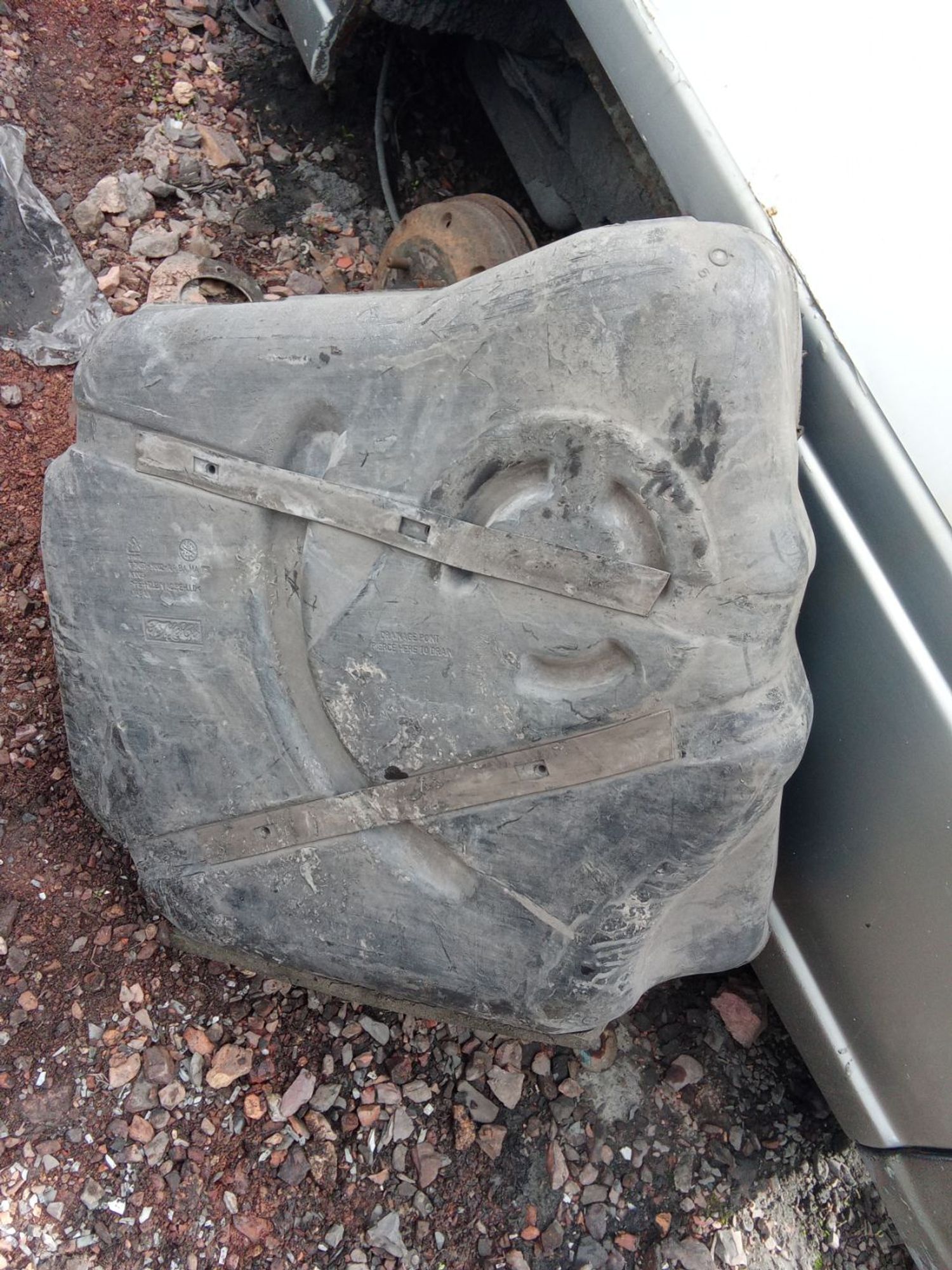 https://ycs.partsauto.market/partsauto-images/thmbs/userImages/7ed63c96fe685f431889ec34ef8f13b8/part/8542e116-c501-494d-b21d-559a1bcea835_1779763533904.jpg
