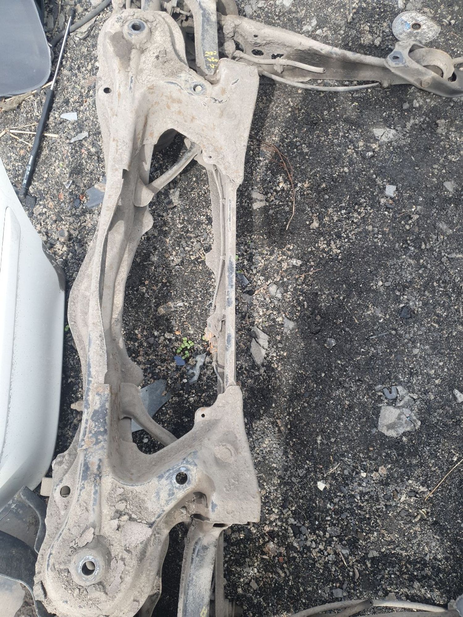 https://ycs.partsauto.market/partsauto-images/thmbs/userImages/7ed63c96fe685f431889ec34ef8f13b8/part/863a491e-8ada-44c8-917b-2fb7072f4836_1778304369969.jpg