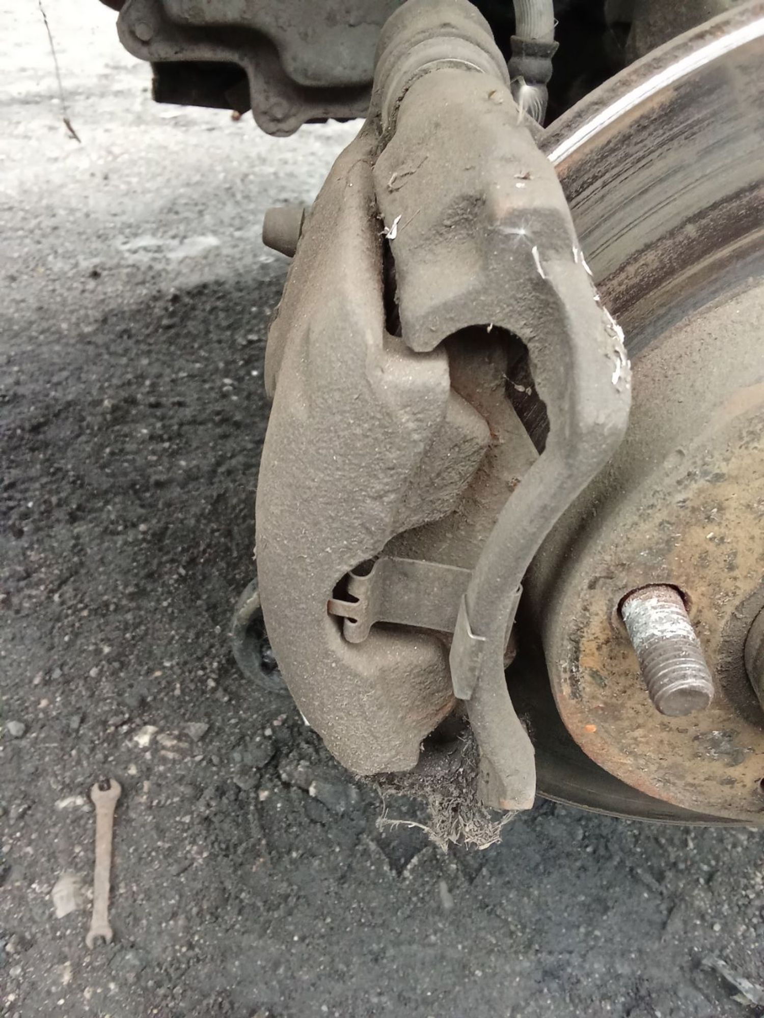 https://ycs.partsauto.market/partsauto-images/thmbs/userImages/7ed63c96fe685f431889ec34ef8f13b8/part/87e10045-6cac-42a9-86c1-17fda686d157_1779021206187.jpg