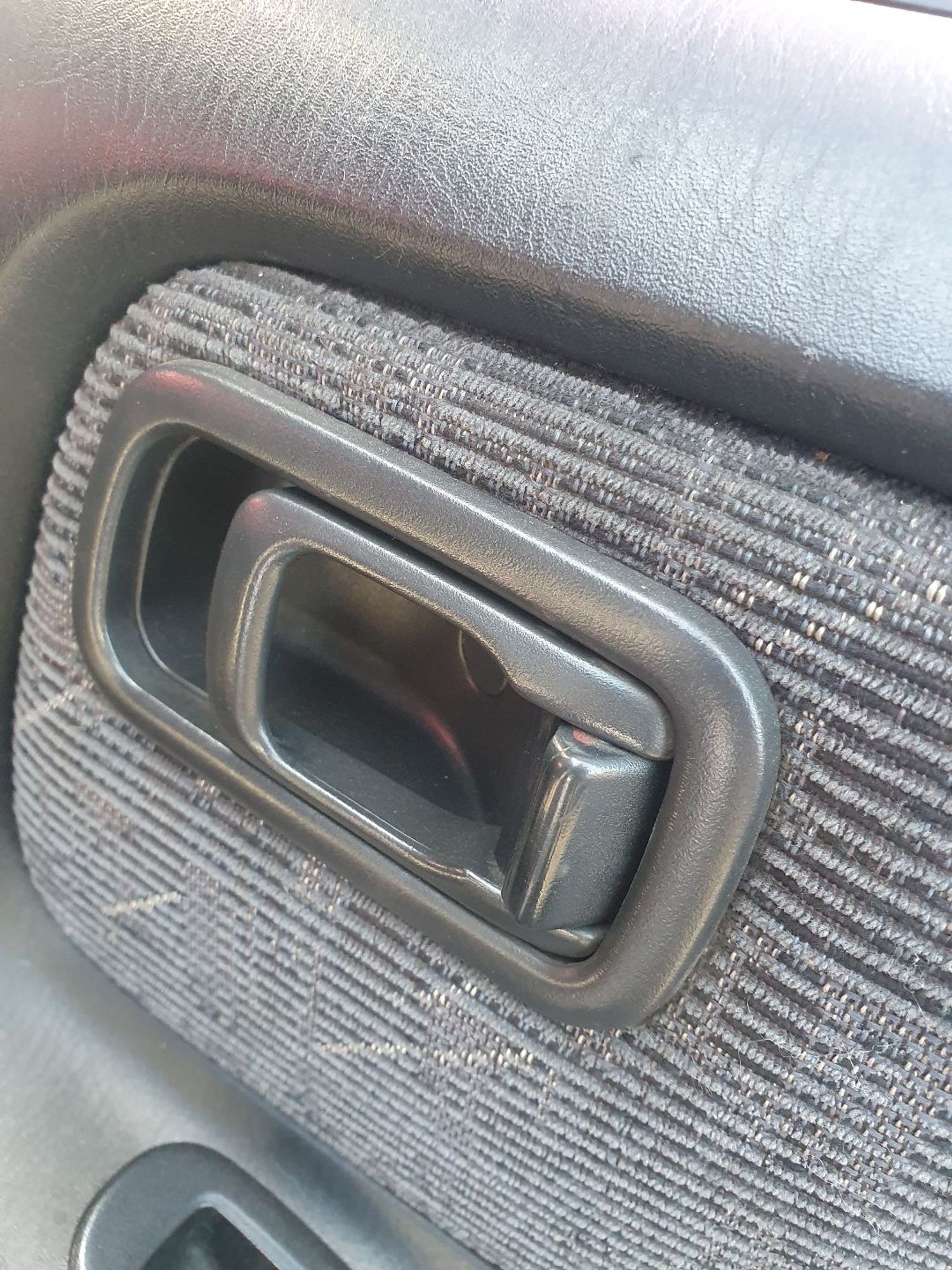 https://ycs.partsauto.market/partsauto-images/thmbs/userImages/7ed63c96fe685f431889ec34ef8f13b8/part/8c698abd-eeb8-4cb5-af19-2d77f92b5cf3_1779856139799.jpg