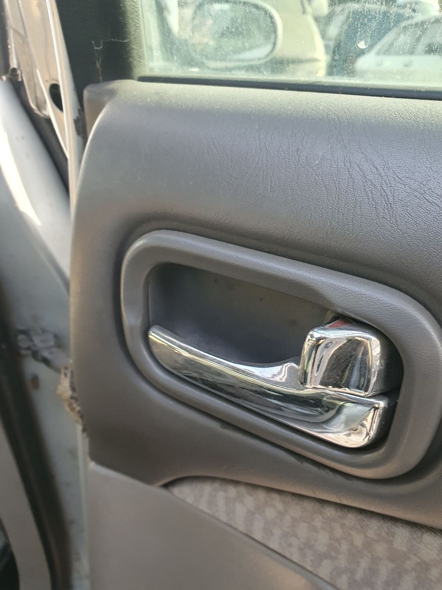 https://ycs.partsauto.market/partsauto-images/thmbs/userImages/7ed63c96fe685f431889ec34ef8f13b8/part/8d880dfe-5f54-41e0-be8d-0b14b6ad34a8_1778581037260.jpg