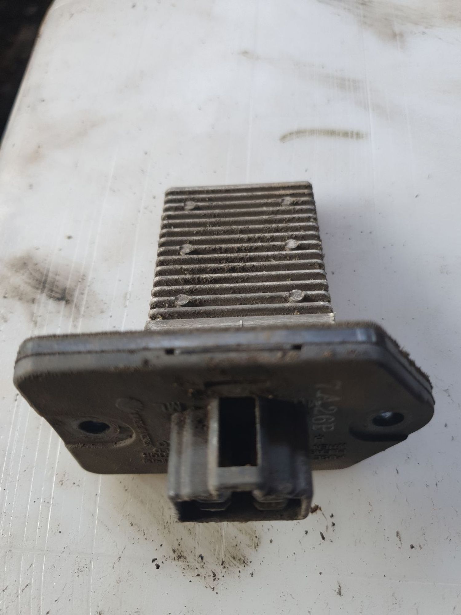 https://ycs.partsauto.market/partsauto-images/thmbs/userImages/7ed63c96fe685f431889ec34ef8f13b8/part/8fedeead-5b1a-4fb3-a68b-ec287a4b2eb8_1785750406050.jpg