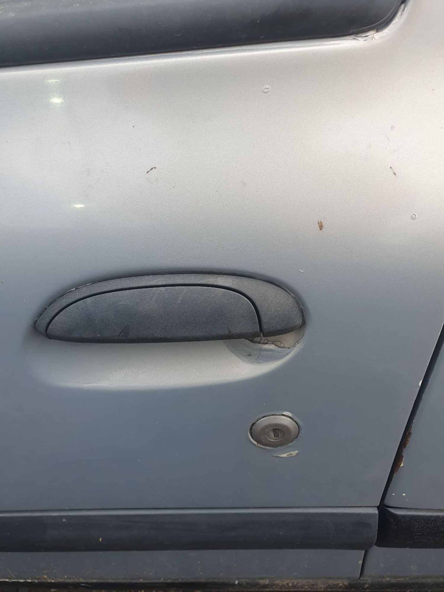 https://ycs.partsauto.market/partsauto-images/thmbs/userImages/7ed63c96fe685f431889ec34ef8f13b8/part/949fbf27-253b-4365-bf47-4cfb3b15e33a_1786339265084.jpg