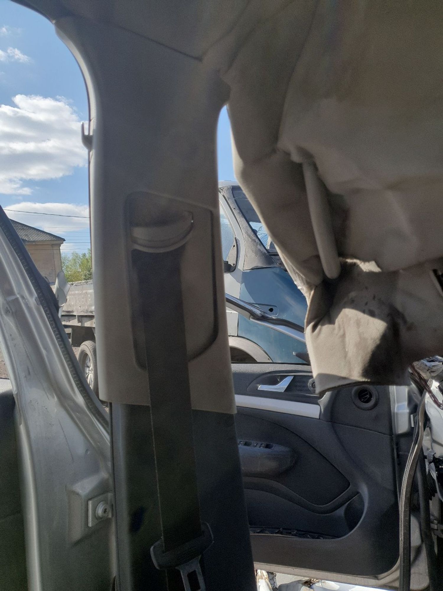 https://ycs.partsauto.market/partsauto-images/thmbs/userImages/7ed63c96fe685f431889ec34ef8f13b8/part/959d87ac-9ee0-46f5-a40e-ba0dea12d7aa_1779184109413.jpg