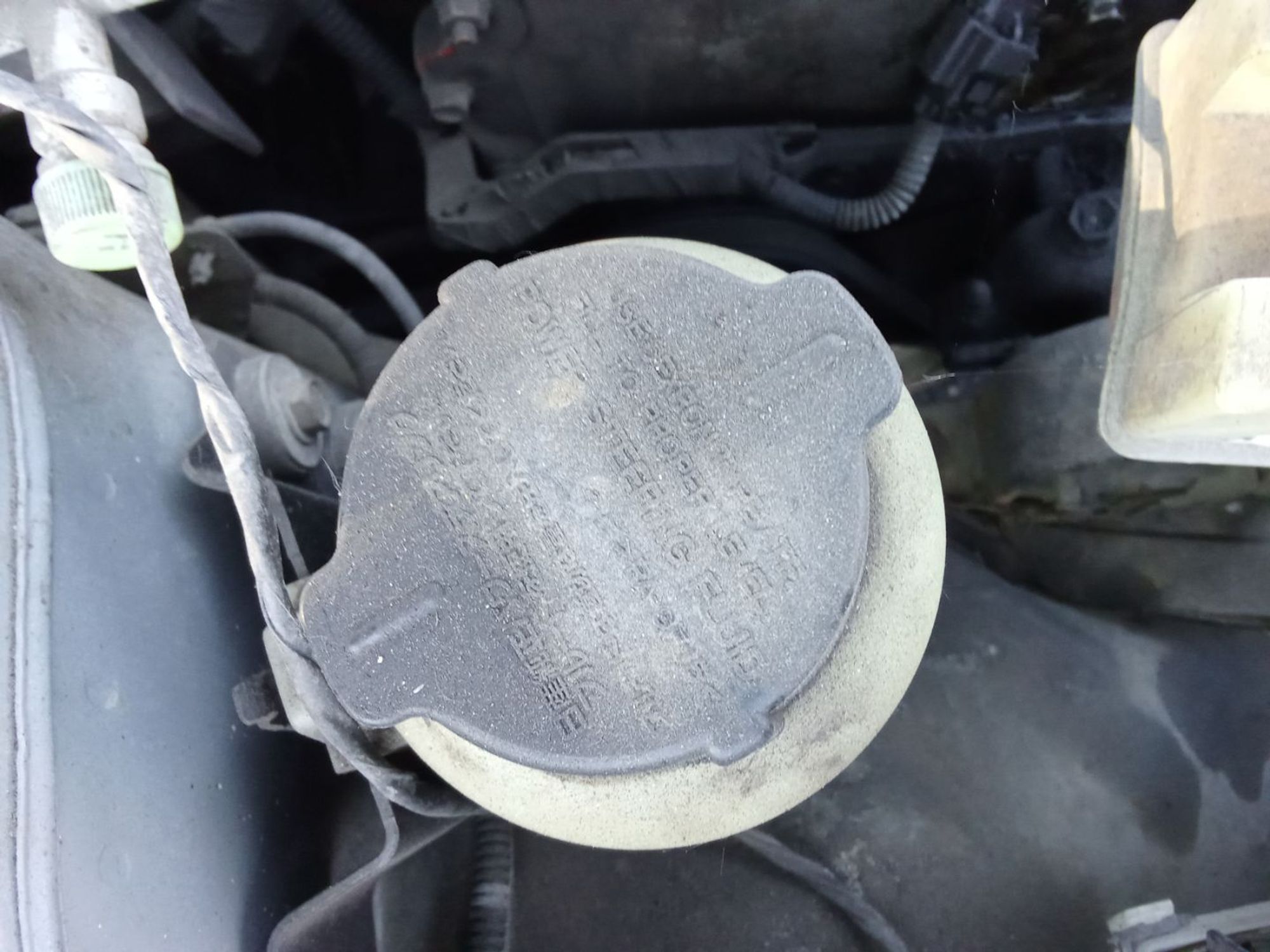 https://ycs.partsauto.market/partsauto-images/thmbs/userImages/7ed63c96fe685f431889ec34ef8f13b8/part/99b8cd0a-4e26-4cf4-bb17-07c3c5c3e19f_1780368429240.jpg