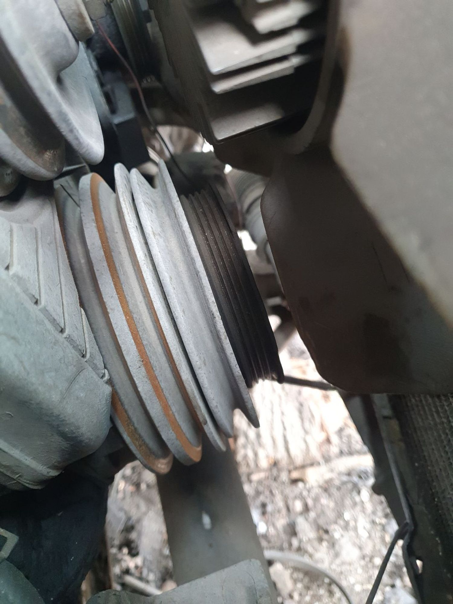 https://ycs.partsauto.market/partsauto-images/thmbs/userImages/7ed63c96fe685f431889ec34ef8f13b8/part/9c453b31-553b-46ce-89aa-e34788738915_1778732076868.jpg