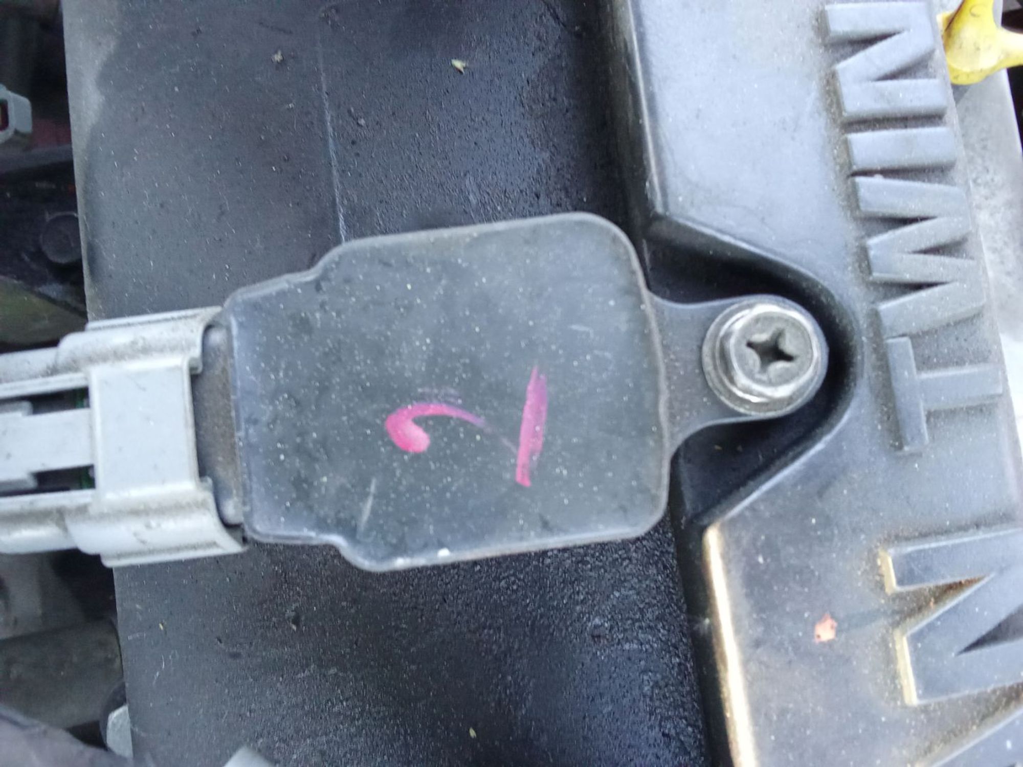 https://ycs.partsauto.market/partsauto-images/thmbs/userImages/7ed63c96fe685f431889ec34ef8f13b8/part/9f09d613-1615-47cd-9a1e-e1f826ba06d2_1780368683851.jpg