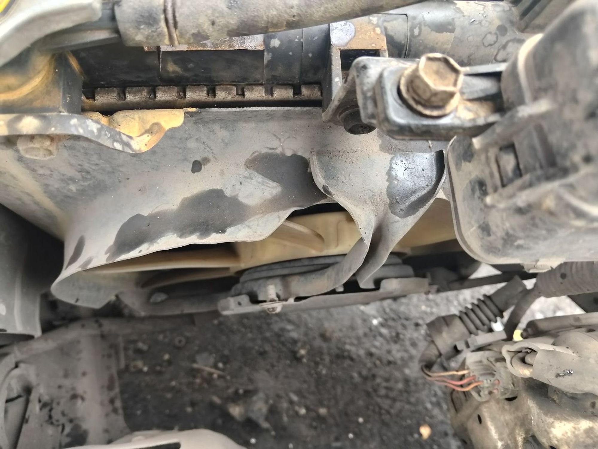 https://ycs.partsauto.market/partsauto-images/thmbs/userImages/7ed63c96fe685f431889ec34ef8f13b8/part/a01462da-dc6b-4947-b5a5-26f41c803dc7_1785226437625.jpg