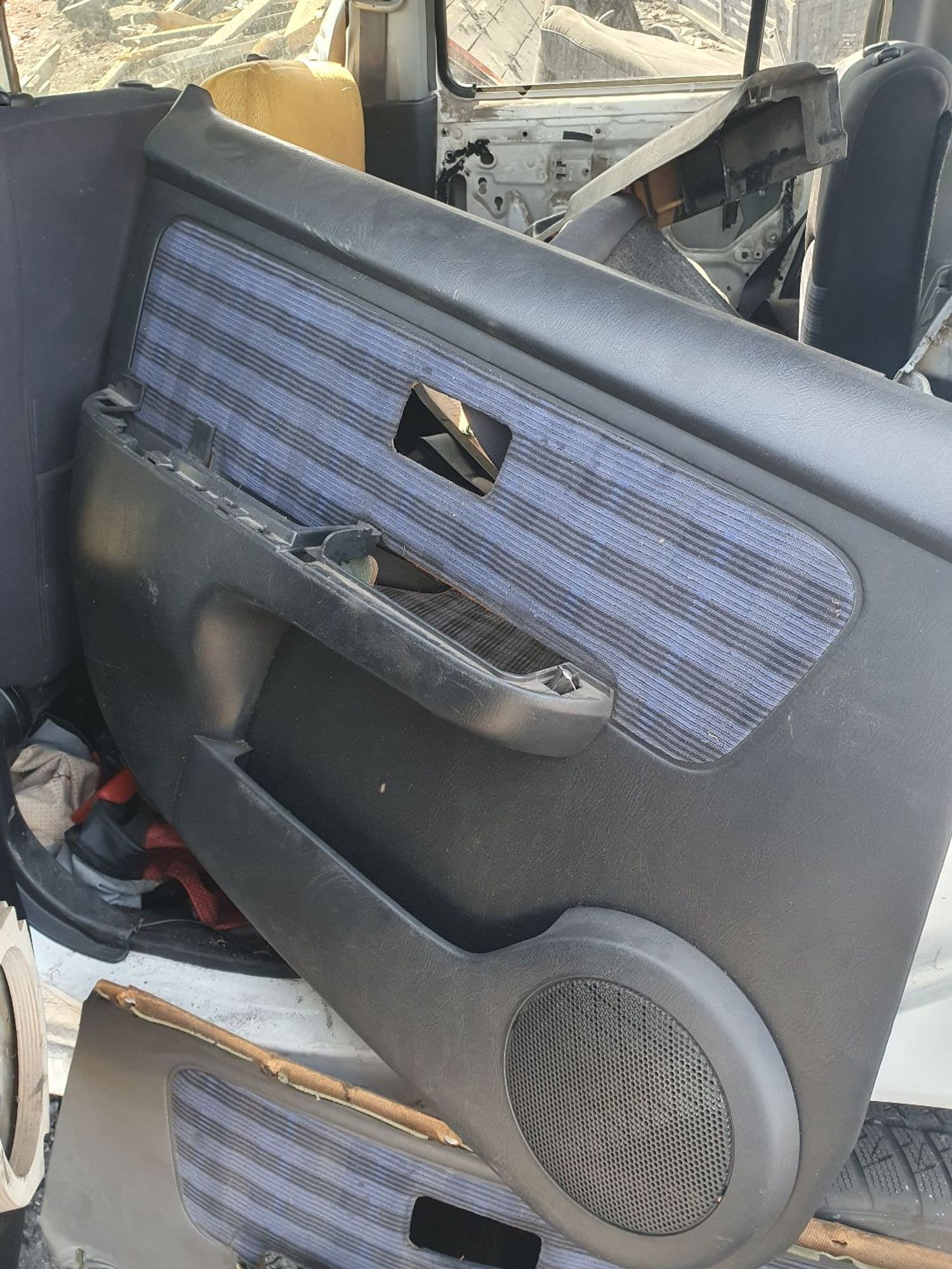 https://ycs.partsauto.market/partsauto-images/thmbs/userImages/7ed63c96fe685f431889ec34ef8f13b8/part/a22483e3-1366-4f42-b5d9-4240822ac300_1777542095461.jpg