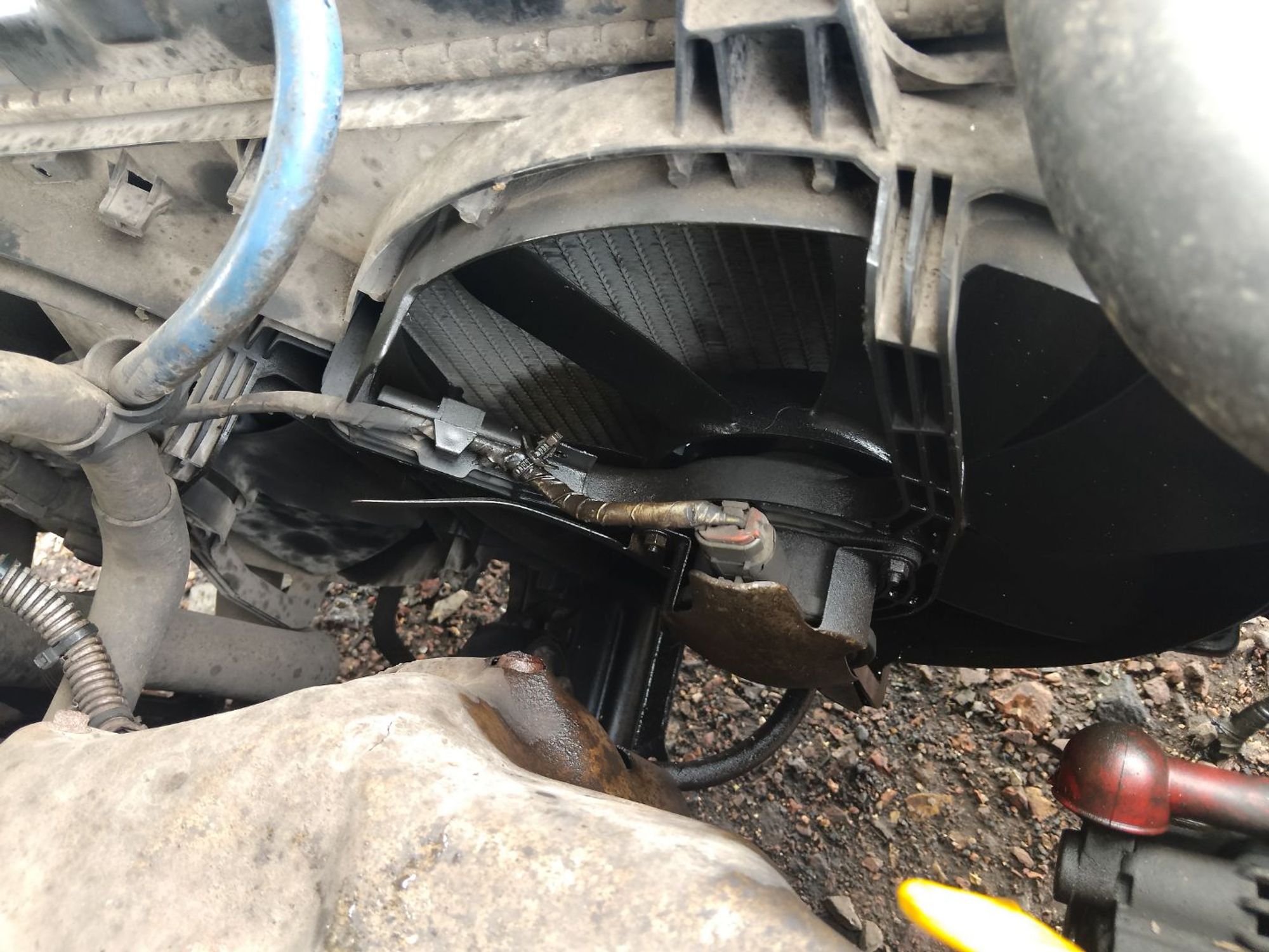 https://ycs.partsauto.market/partsauto-images/thmbs/userImages/7ed63c96fe685f431889ec34ef8f13b8/part/a8250a93-deac-492e-8b24-69709a0053b3_1784366942581.jpg