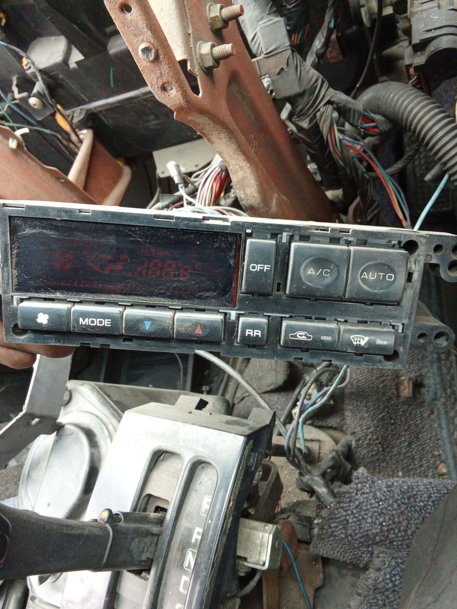 https://ycs.partsauto.market/partsauto-images/thmbs/userImages/7ed63c96fe685f431889ec34ef8f13b8/part/a9ab79b3-1454-4341-81bf-5c19a98e87d4_1778393582801.jpg