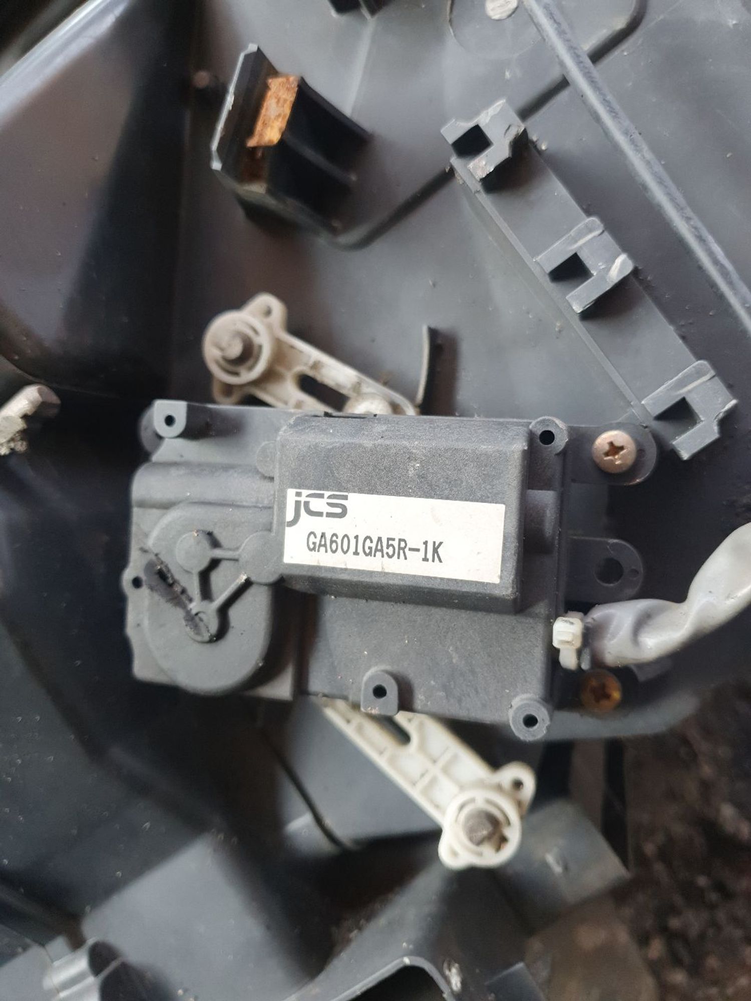 https://ycs.partsauto.market/partsauto-images/thmbs/userImages/7ed63c96fe685f431889ec34ef8f13b8/part/ab8997b3-0784-4130-bf64-9912ea8b0ba3_1785747430676.jpg