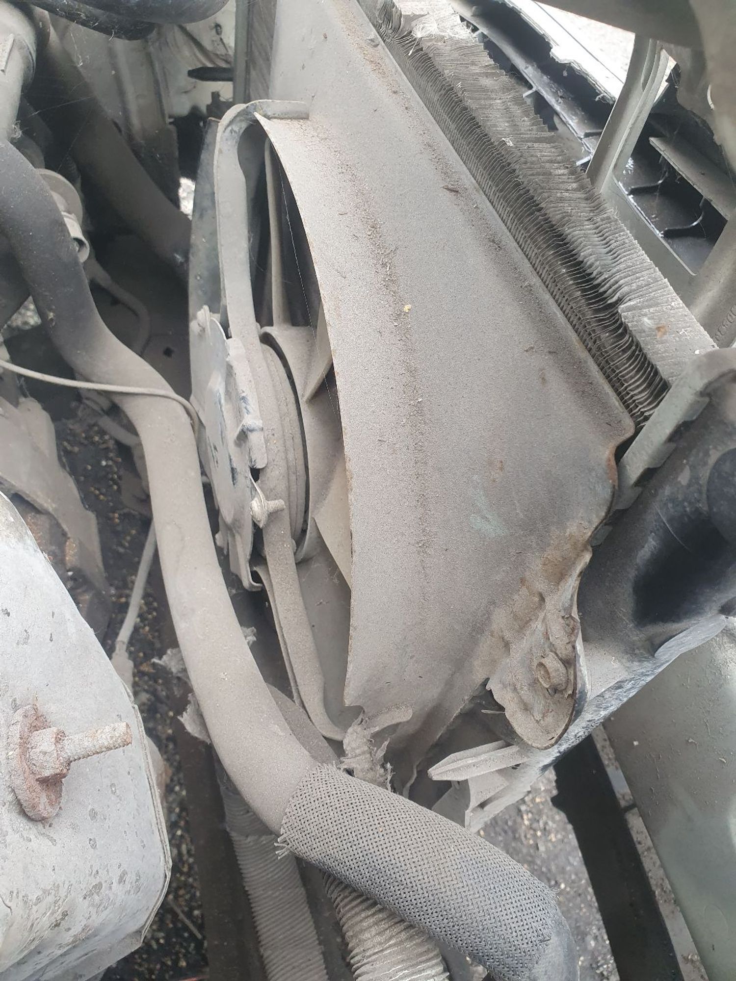 https://ycs.partsauto.market/partsauto-images/thmbs/userImages/7ed63c96fe685f431889ec34ef8f13b8/part/b40c65e8-f11e-4dd2-ba3f-9234d10d13e8_1786340559972.jpg