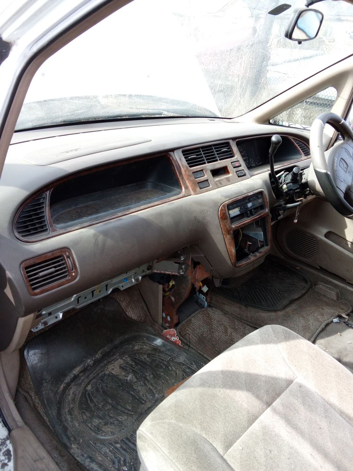 https://ycs.partsauto.market/partsauto-images/thmbs/userImages/7ed63c96fe685f431889ec34ef8f13b8/part/b77ef077-5813-4c13-85ce-fac8792fe890_1778037559248.jpg