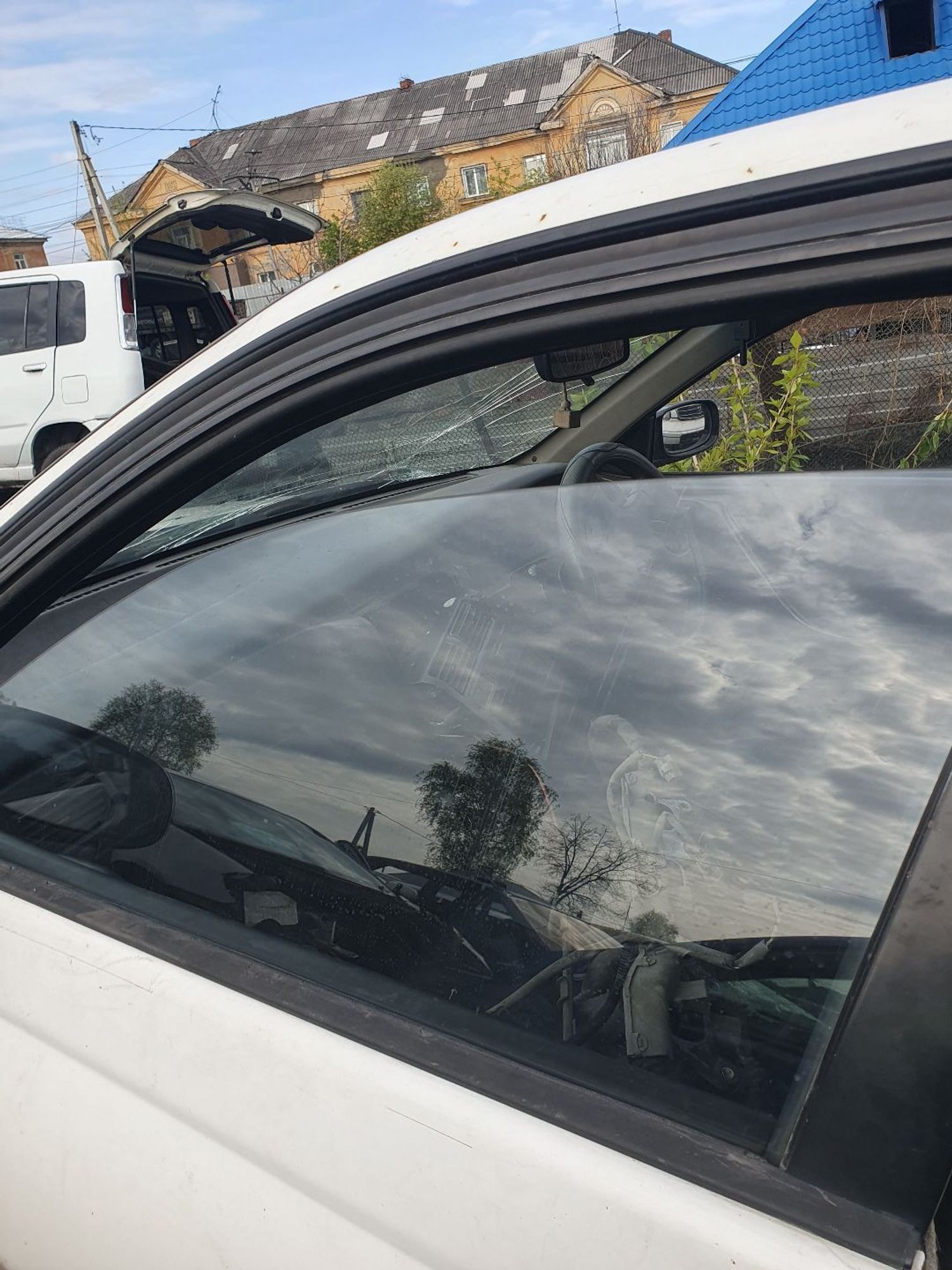 https://ycs.partsauto.market/partsauto-images/thmbs/userImages/7ed63c96fe685f431889ec34ef8f13b8/part/b7e09163-ac74-4e58-8411-c636b98b90e8_1778813724529.jpg