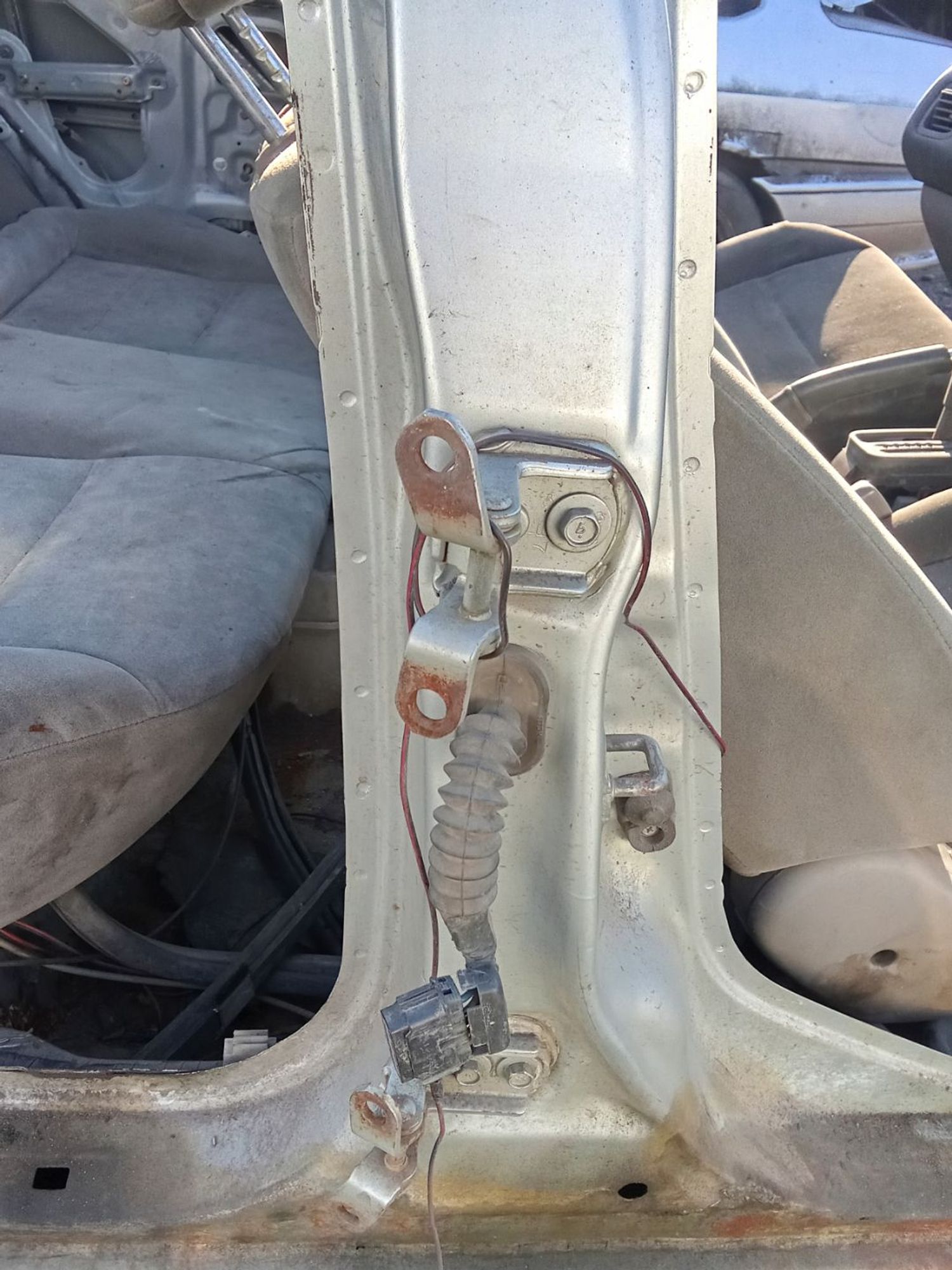 https://ycs.partsauto.market/partsauto-images/thmbs/userImages/7ed63c96fe685f431889ec34ef8f13b8/part/b90f8dee-4a3e-4e68-a190-5d7338948fb2_1780747163568.jpg