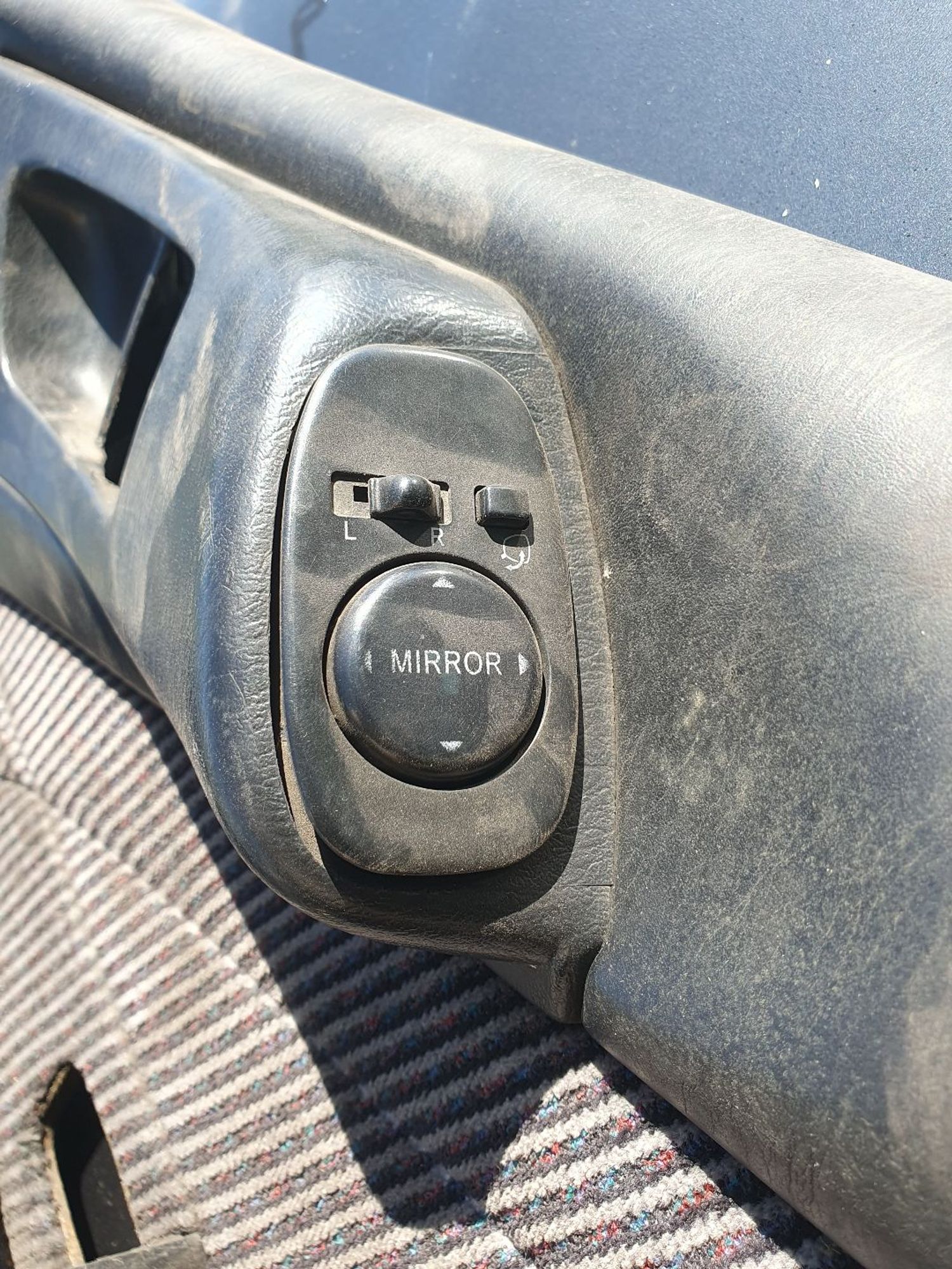 https://ycs.partsauto.market/partsauto-images/thmbs/userImages/7ed63c96fe685f431889ec34ef8f13b8/part/babe3d03-32e4-4163-8a34-949f30f7ad25_1786689525288.jpg