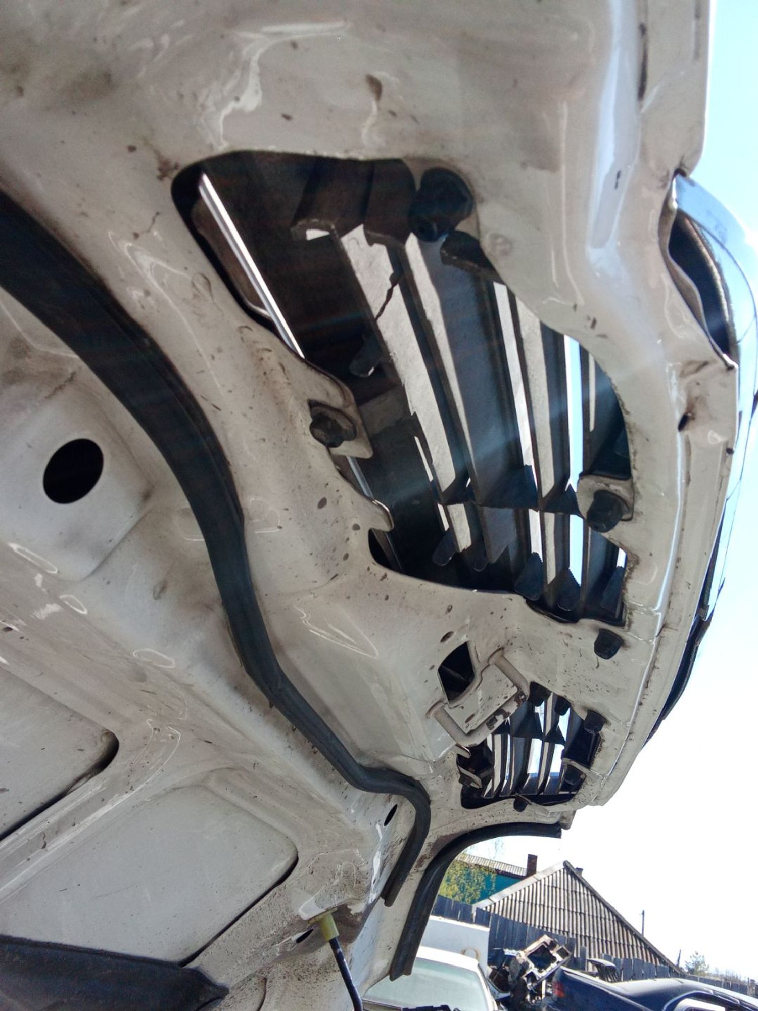 https://ycs.partsauto.market/partsauto-images/thmbs/userImages/7ed63c96fe685f431889ec34ef8f13b8/part/bbb7c4b5-ad1b-4dee-a5cc-cf6e68387dcb_1777955210567.jpg