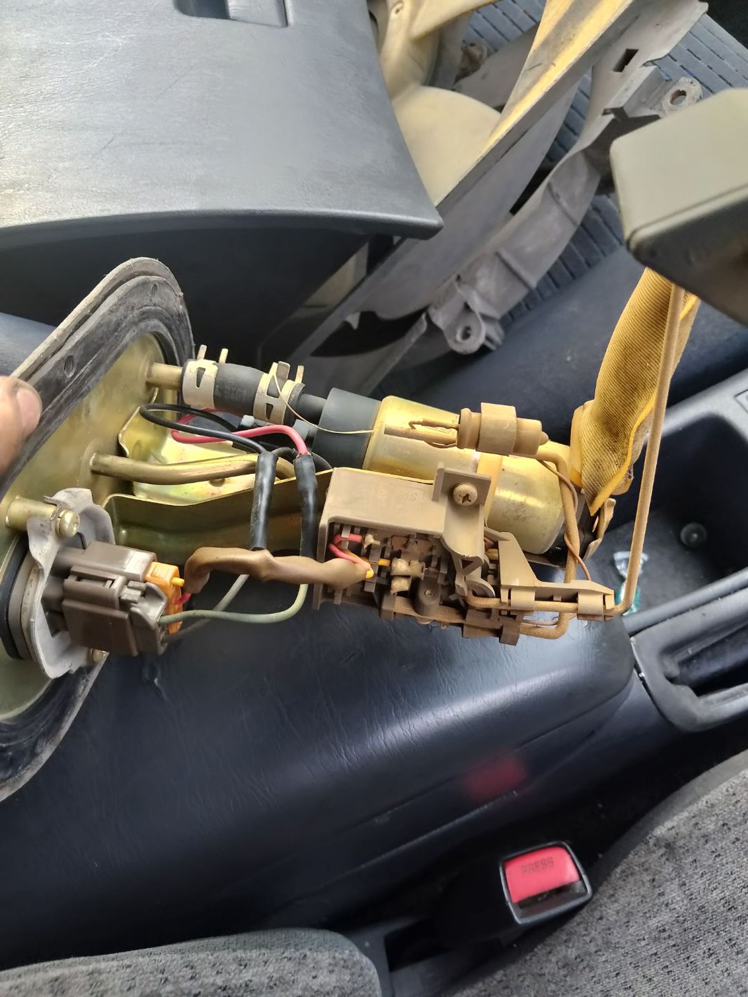 https://ycs.partsauto.market/partsauto-images/thmbs/userImages/7ed63c96fe685f431889ec34ef8f13b8/part/bd13f6f0-b2ec-4914-a16f-57adb5558509_1785239287927.jpg