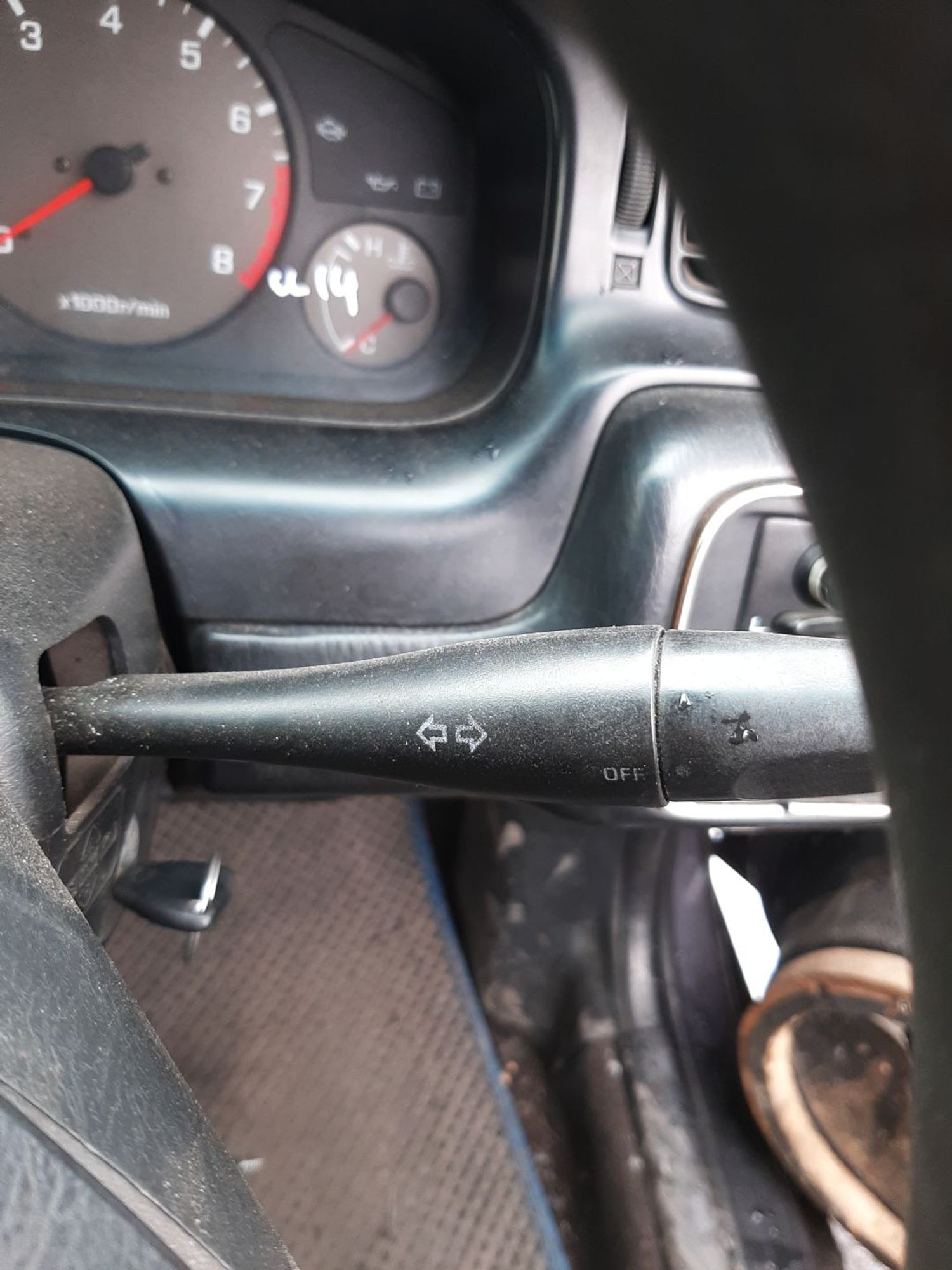 https://ycs.partsauto.market/partsauto-images/thmbs/userImages/7ed63c96fe685f431889ec34ef8f13b8/part/bf2b8045-88b6-4339-b471-e88e085f7290_1776054752506.jpg