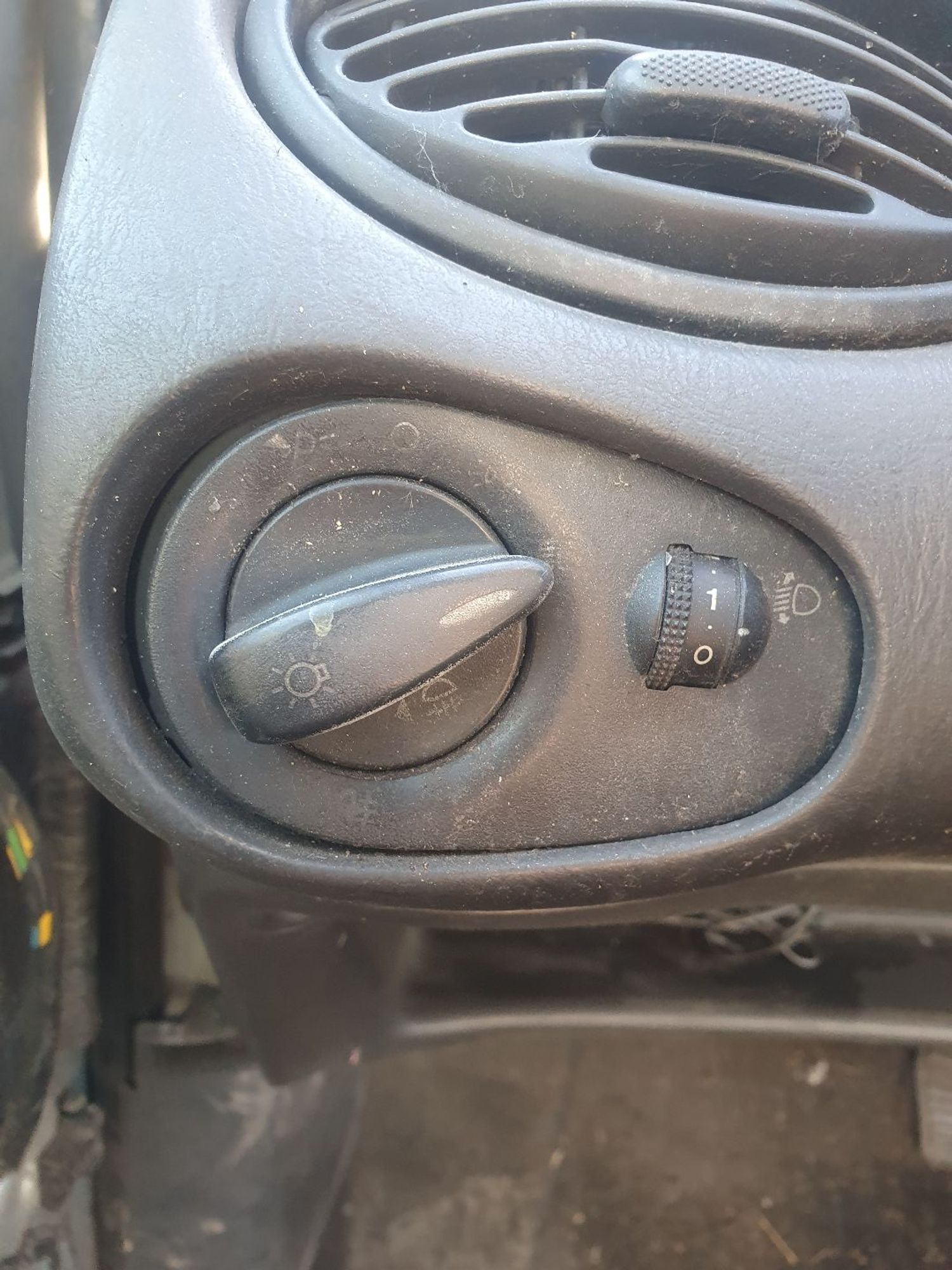 https://ycs.partsauto.market/partsauto-images/thmbs/userImages/7ed63c96fe685f431889ec34ef8f13b8/part/c435eafb-9958-4fb9-9b05-0d2bb5289532_1781866440405.jpg