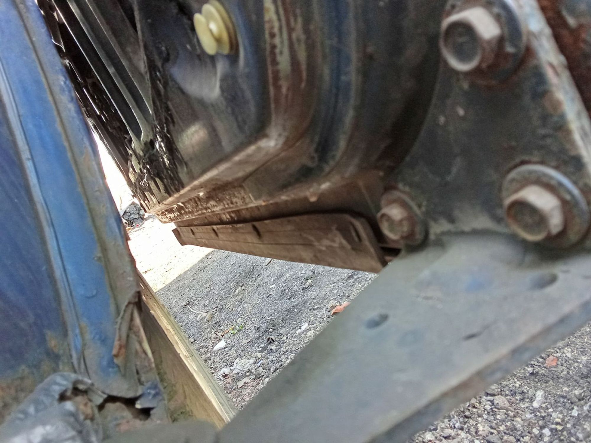 https://ycs.partsauto.market/partsauto-images/thmbs/userImages/7ed63c96fe685f431889ec34ef8f13b8/part/c5dd7220-aec9-41fa-8ef3-2d3bfb398cd1_1778319834018.jpg