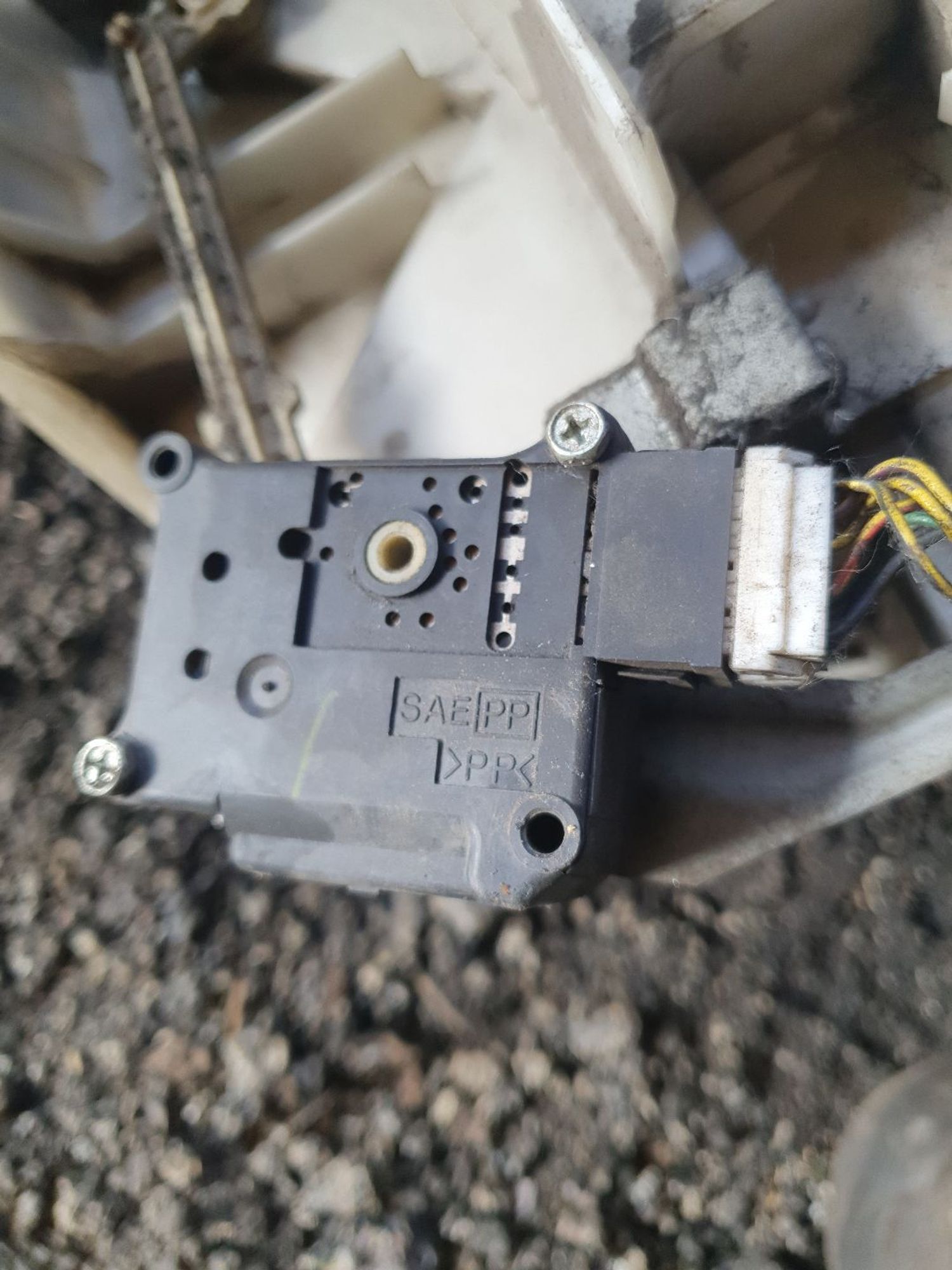 https://ycs.partsauto.market/partsauto-images/thmbs/userImages/7ed63c96fe685f431889ec34ef8f13b8/part/c6071425-4b0f-4c43-96a4-f63965b27fe8_1785753608377.jpg