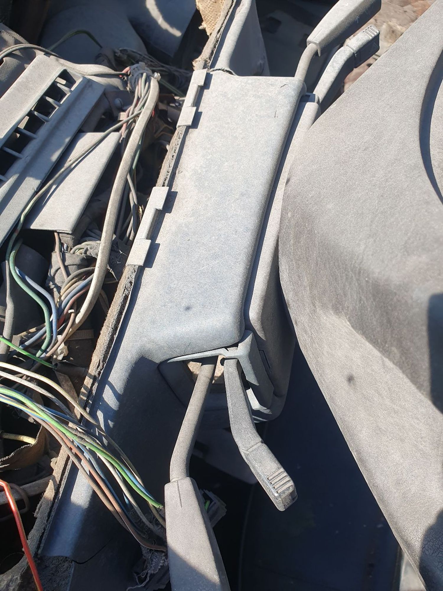 https://ycs.partsauto.market/partsauto-images/thmbs/userImages/7ed63c96fe685f431889ec34ef8f13b8/part/c7113fac-de0e-47d8-870a-76bf5bb9d0e8_1779701126539.jpg