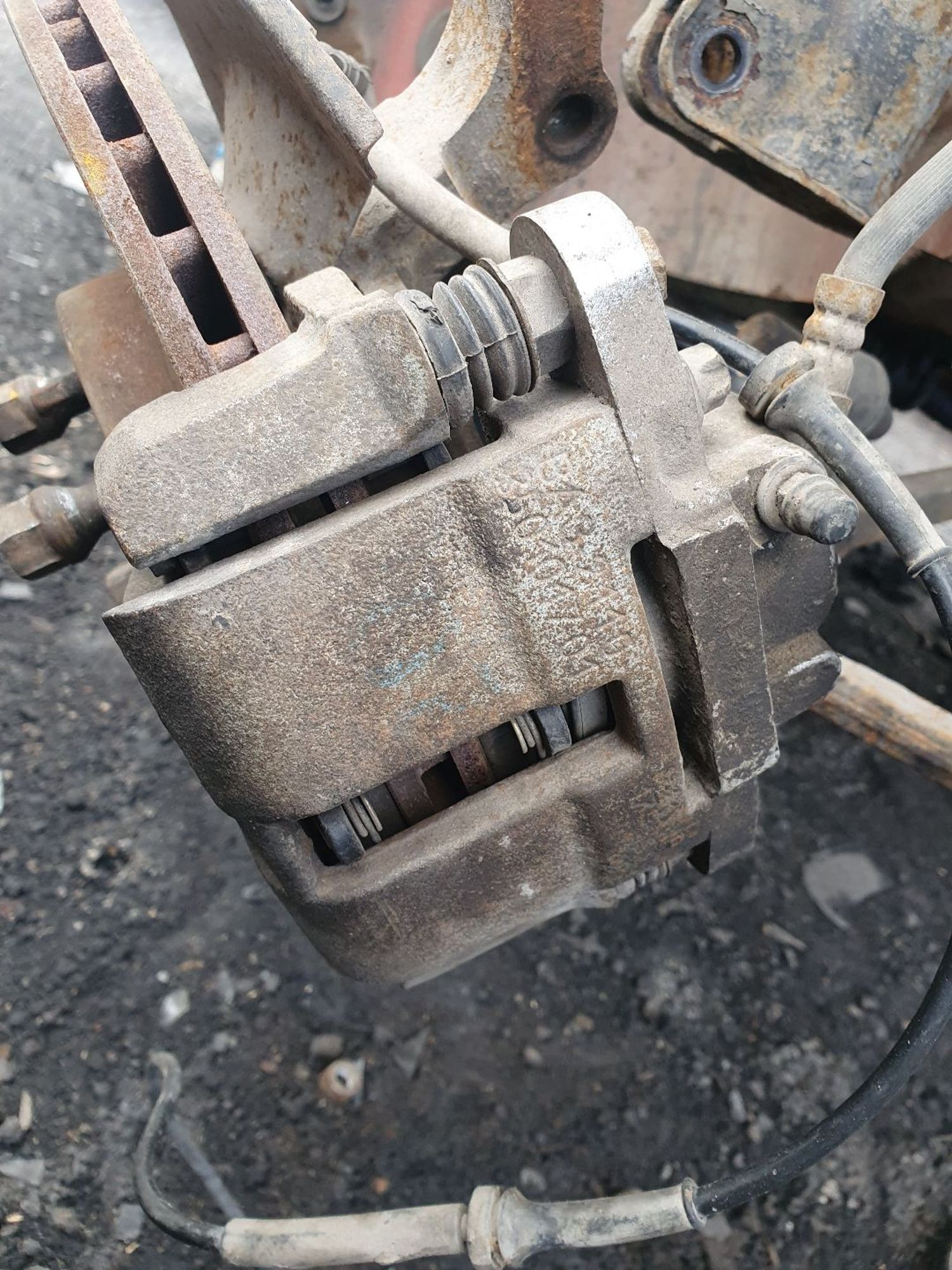 https://ycs.partsauto.market/partsauto-images/thmbs/userImages/7ed63c96fe685f431889ec34ef8f13b8/part/cebe23f8-d251-4bb7-b8d9-823446a1cb44_1777277911835.jpg