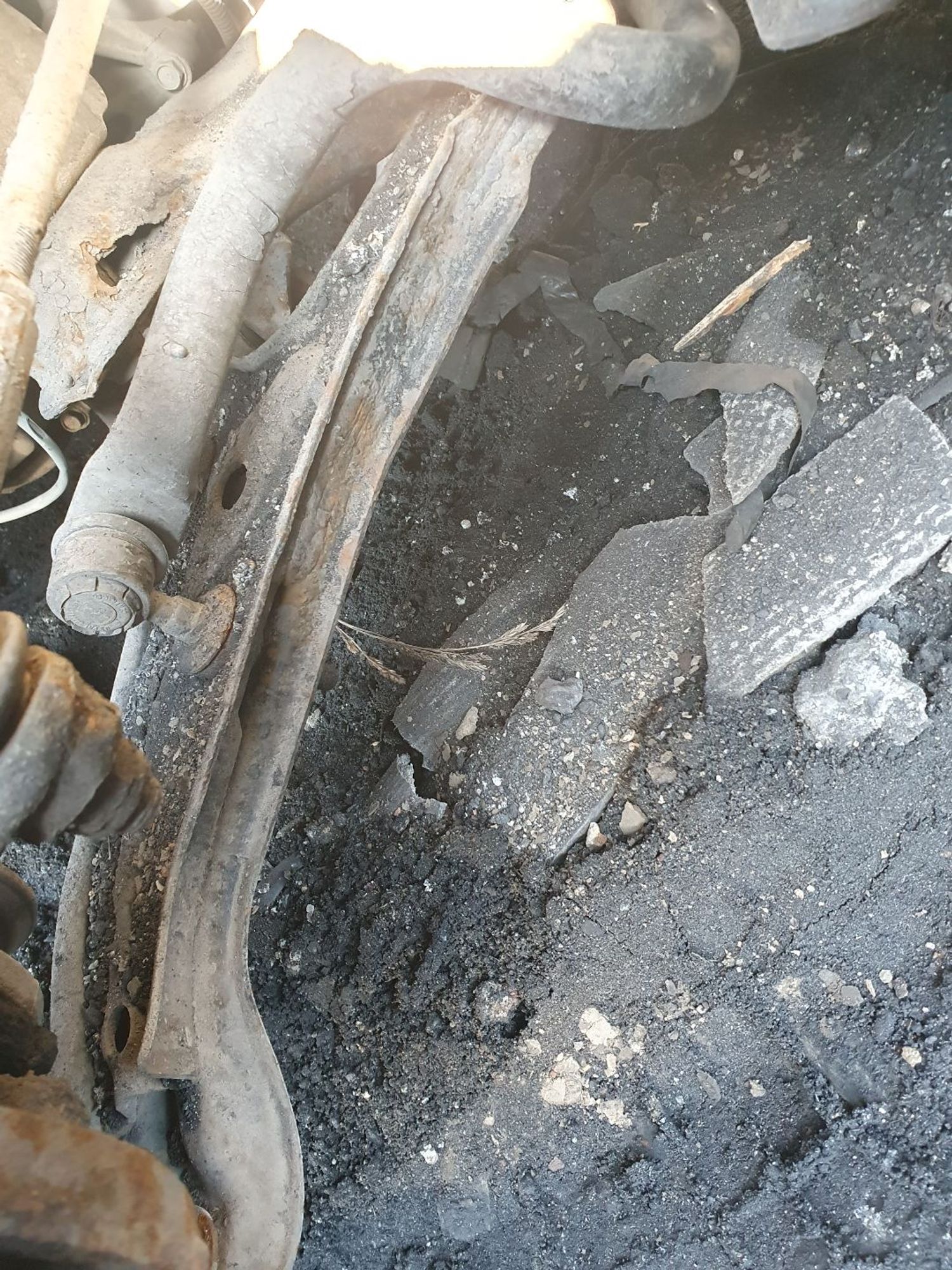 https://ycs.partsauto.market/partsauto-images/thmbs/userImages/7ed63c96fe685f431889ec34ef8f13b8/part/cfe34014-9543-40a2-a0fd-33e2f238be7f_1777084612075.jpg