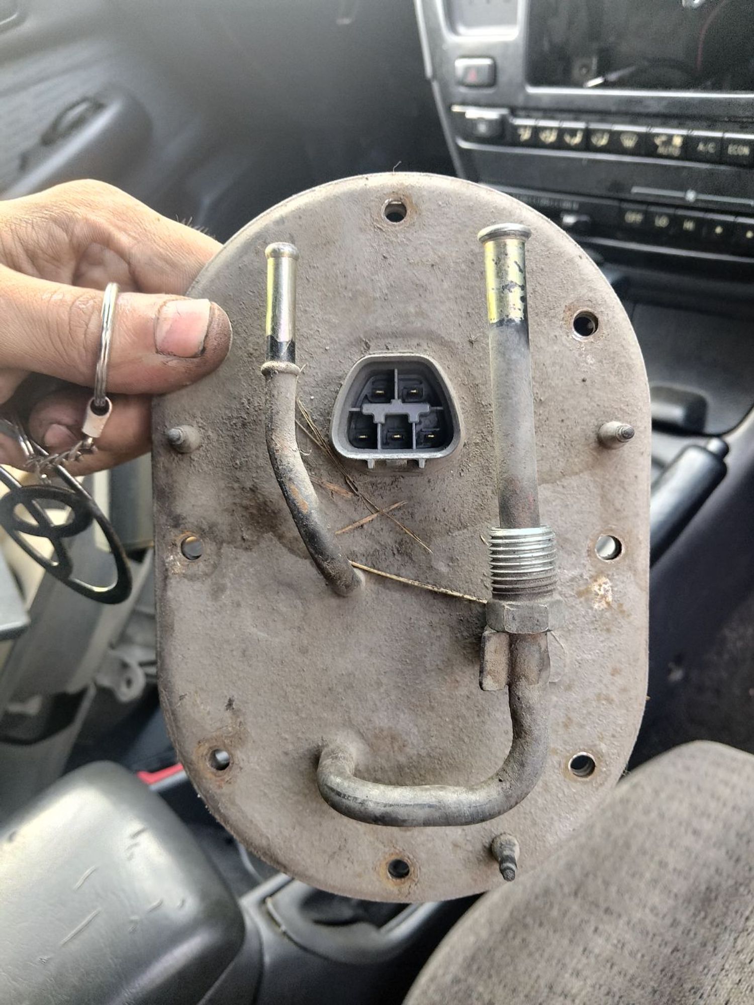 https://ycs.partsauto.market/partsauto-images/thmbs/userImages/7ed63c96fe685f431889ec34ef8f13b8/part/d23164c6-4876-4a8f-bad0-e5e028a2b352_1785239285476.jpg