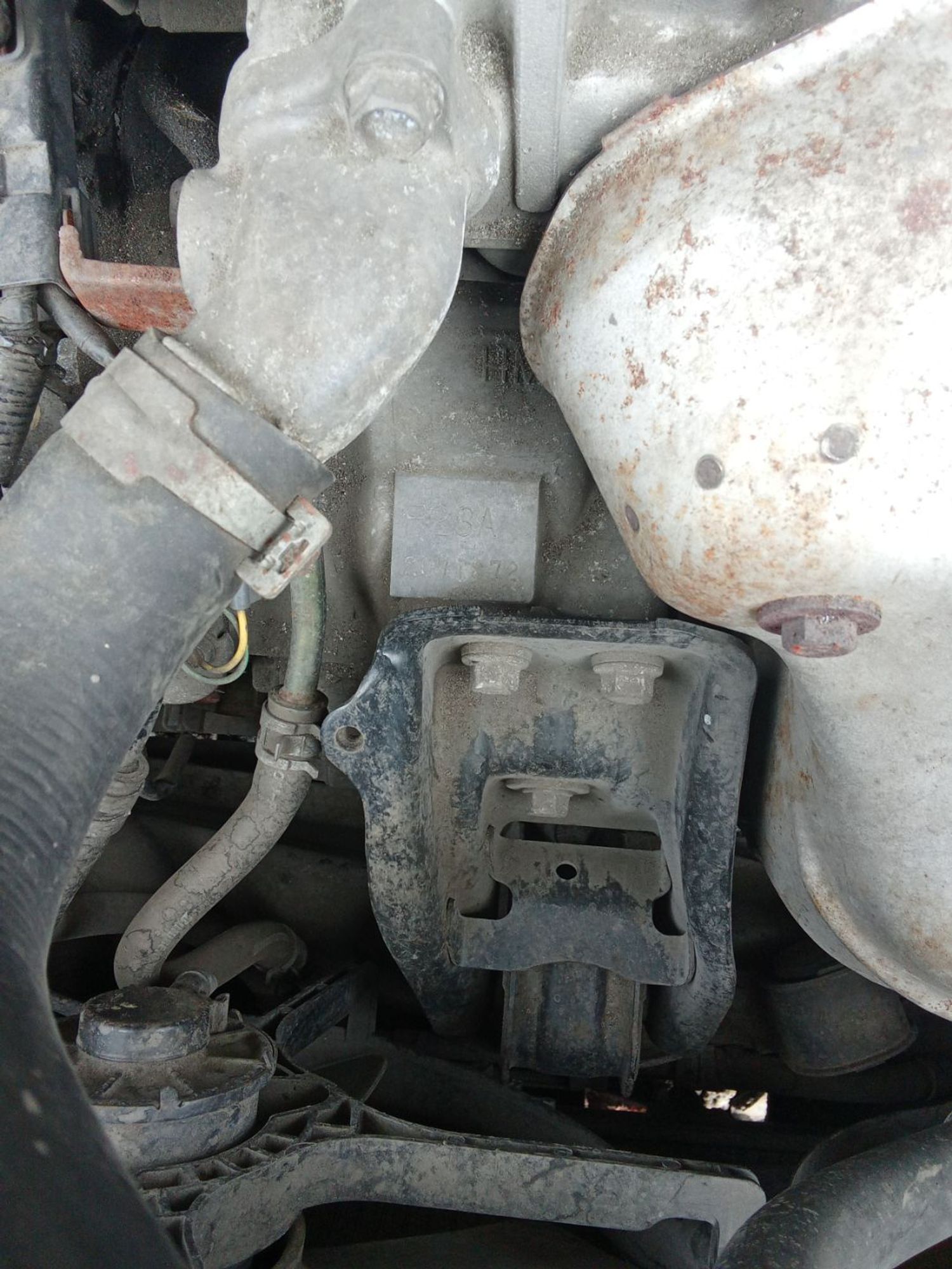 https://ycs.partsauto.market/partsauto-images/thmbs/userImages/7ed63c96fe685f431889ec34ef8f13b8/part/d589b464-2c6f-4c6d-a9e9-36b38b57e5d8_1777700903512.jpg
