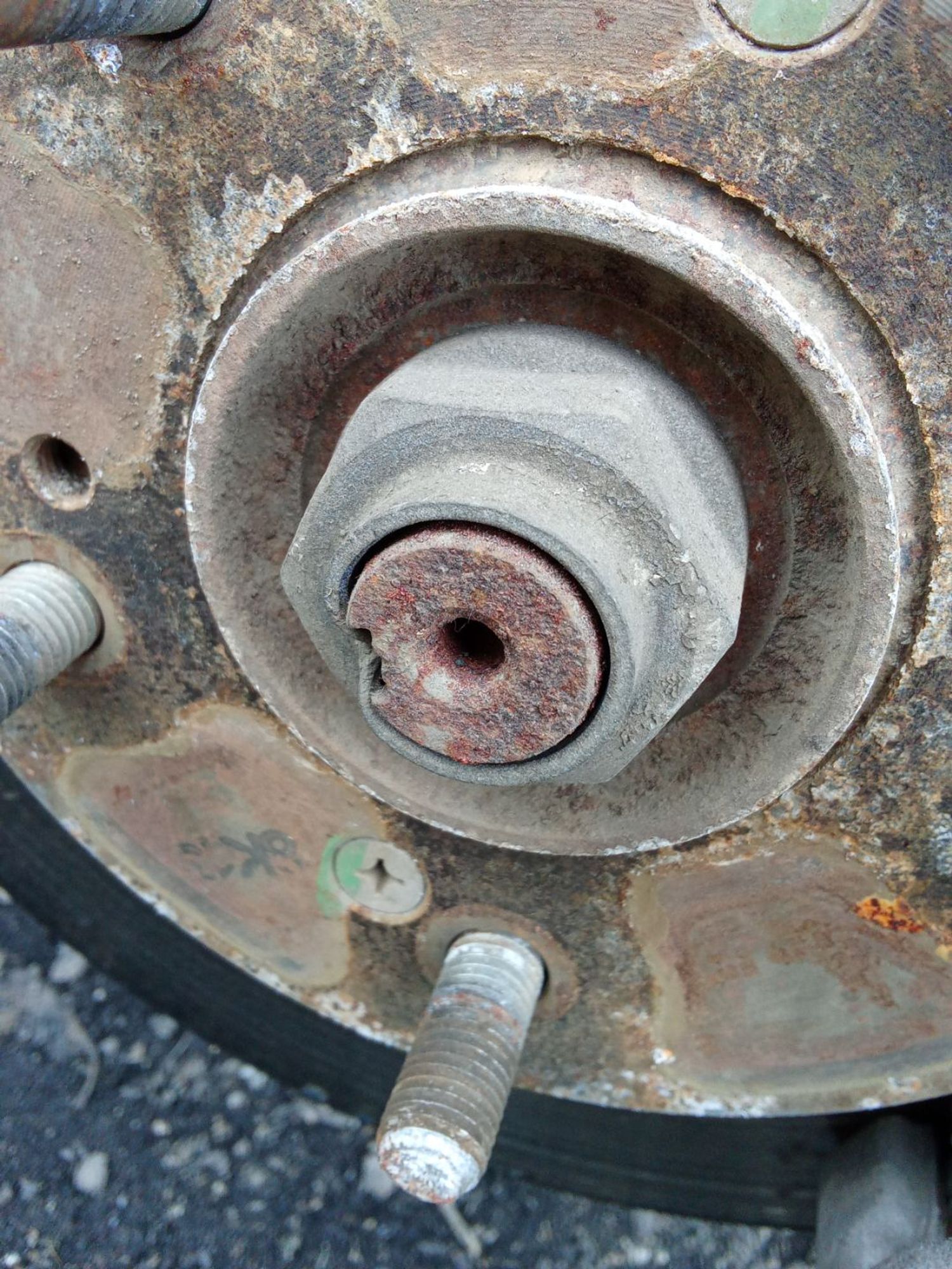 https://ycs.partsauto.market/partsauto-images/thmbs/userImages/7ed63c96fe685f431889ec34ef8f13b8/part/d61d54ca-1add-4d79-9840-2c615f4e6a07_1778037345782.jpg
