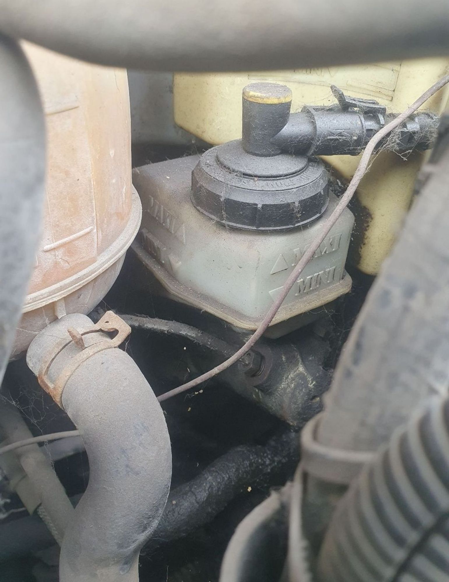 https://ycs.partsauto.market/partsauto-images/thmbs/userImages/7ed63c96fe685f431889ec34ef8f13b8/part/d759a351-b31a-4954-afa8-4c4696dba9bd_1786344507271.jpg