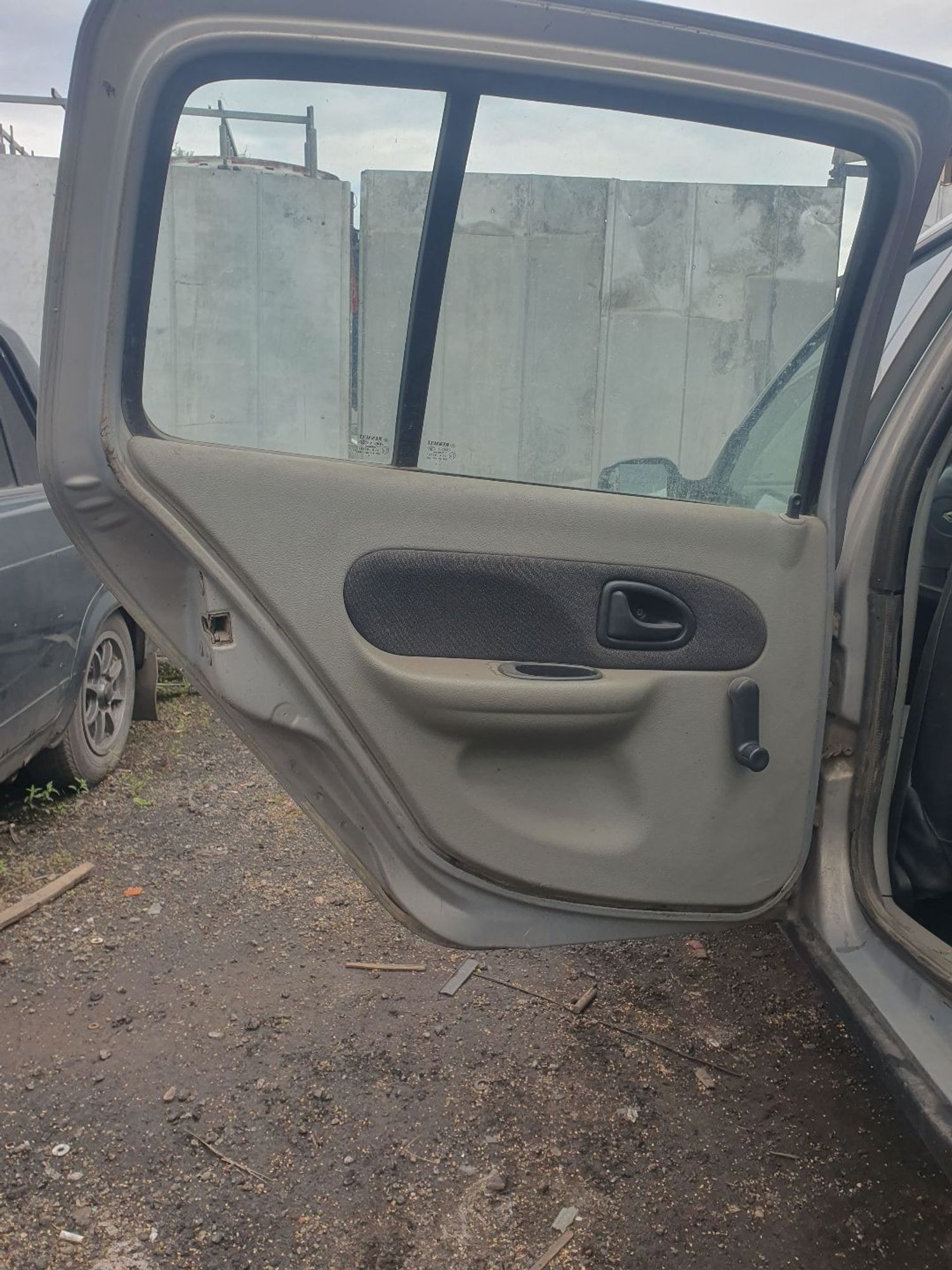 https://ycs.partsauto.market/partsauto-images/thmbs/userImages/7ed63c96fe685f431889ec34ef8f13b8/part/dbf27f37-6746-4624-8153-d2f8ec3be248_1786333020698.jpg