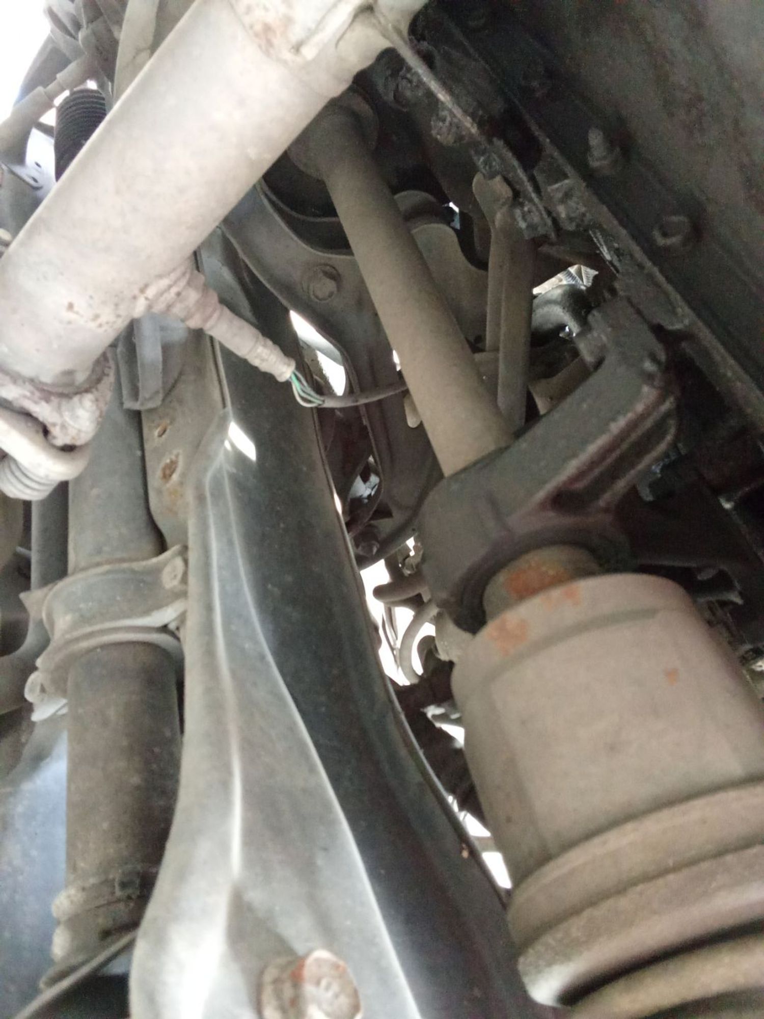 https://ycs.partsauto.market/partsauto-images/thmbs/userImages/7ed63c96fe685f431889ec34ef8f13b8/part/dc443fea-9fd8-4c4b-ab20-00634f8a733d_1778037430731.jpg