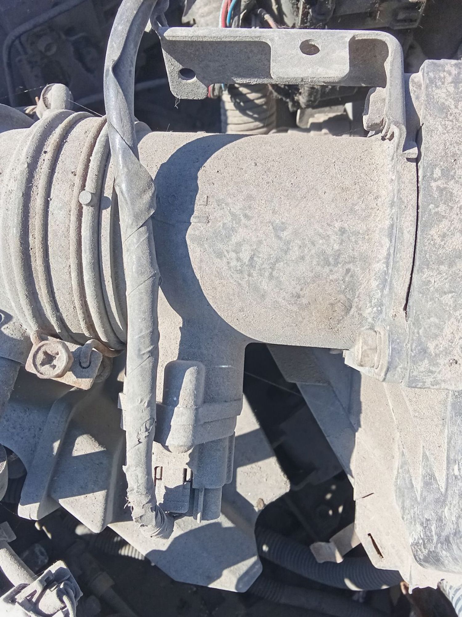 https://ycs.partsauto.market/partsauto-images/thmbs/userImages/7ed63c96fe685f431889ec34ef8f13b8/part/dfaf3e88-3eb8-4a43-8ffe-2583fab848ee_1780717455911.jpg