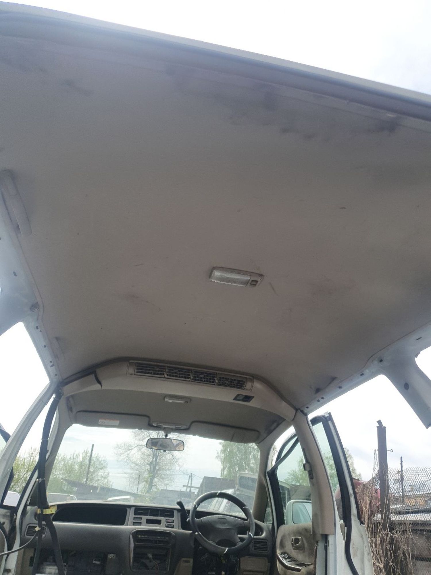 https://ycs.partsauto.market/partsauto-images/thmbs/userImages/7ed63c96fe685f431889ec34ef8f13b8/part/e019f16f-01b1-43d8-912b-9622b45daff1_1778304615167.jpg