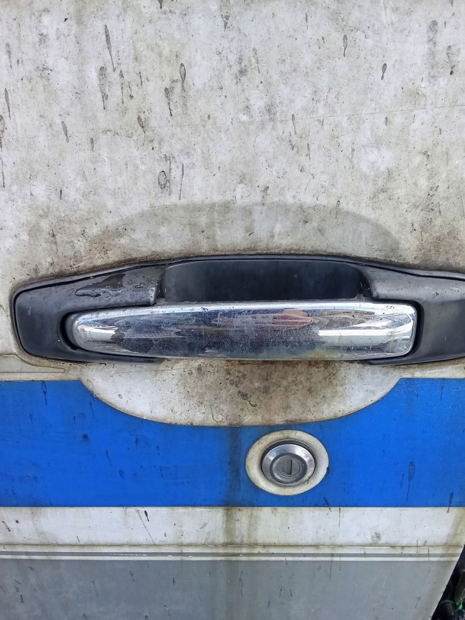 https://ycs.partsauto.market/partsauto-images/thmbs/userImages/7ed63c96fe685f431889ec34ef8f13b8/part/e0844d13-ee5a-42f9-96b9-dec9871b5c25_1778642924944.jpg