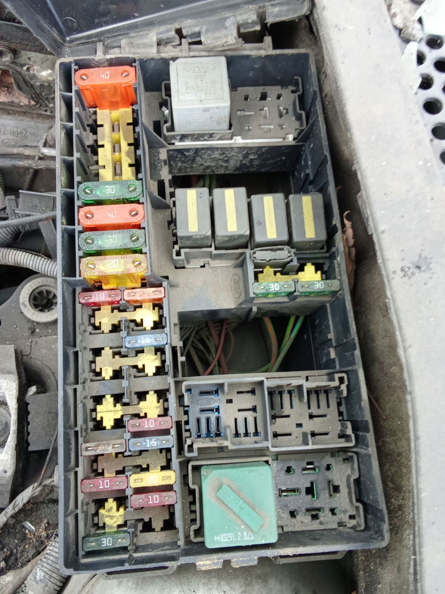 https://ycs.partsauto.market/partsauto-images/thmbs/userImages/7ed63c96fe685f431889ec34ef8f13b8/part/e0de44de-0e56-4a38-bda2-72a15327451c_1781497140221.jpg