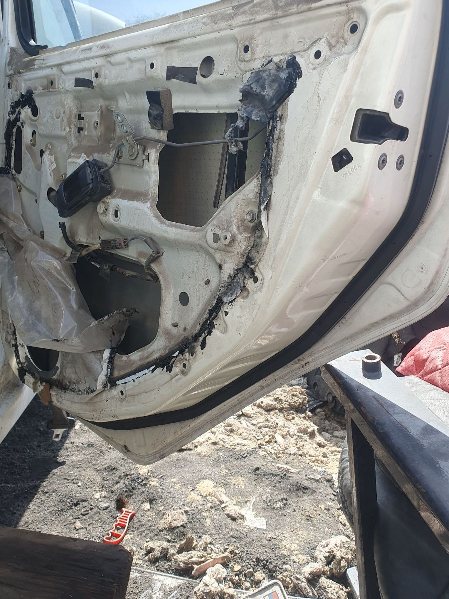https://ycs.partsauto.market/partsauto-images/thmbs/userImages/7ed63c96fe685f431889ec34ef8f13b8/part/e440ed67-aba9-4cd1-97d5-f70e3c138d73_1777536262126.jpg