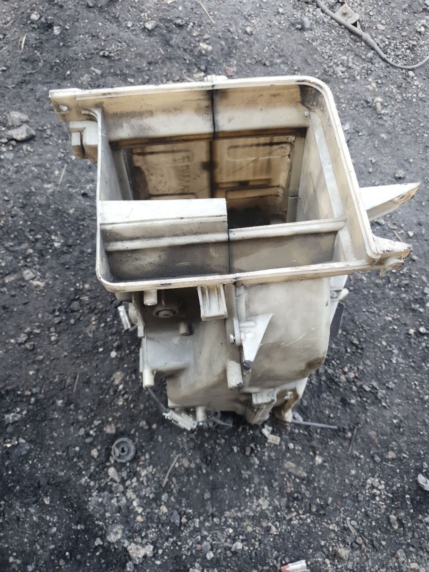 https://ycs.partsauto.market/partsauto-images/thmbs/userImages/7ed63c96fe685f431889ec34ef8f13b8/part/e4fc23c1-bcaf-4d60-9ea3-8a2fcd53532b_1785728995687.jpg
