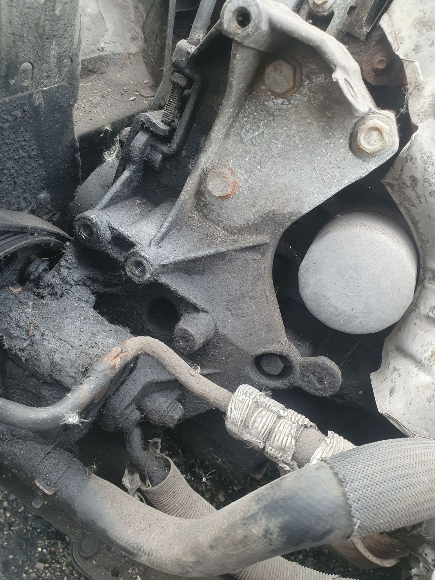 https://ycs.partsauto.market/partsauto-images/thmbs/userImages/7ed63c96fe685f431889ec34ef8f13b8/part/e86bc378-b78f-400d-babf-11c6b3268982_1786339925479.jpg