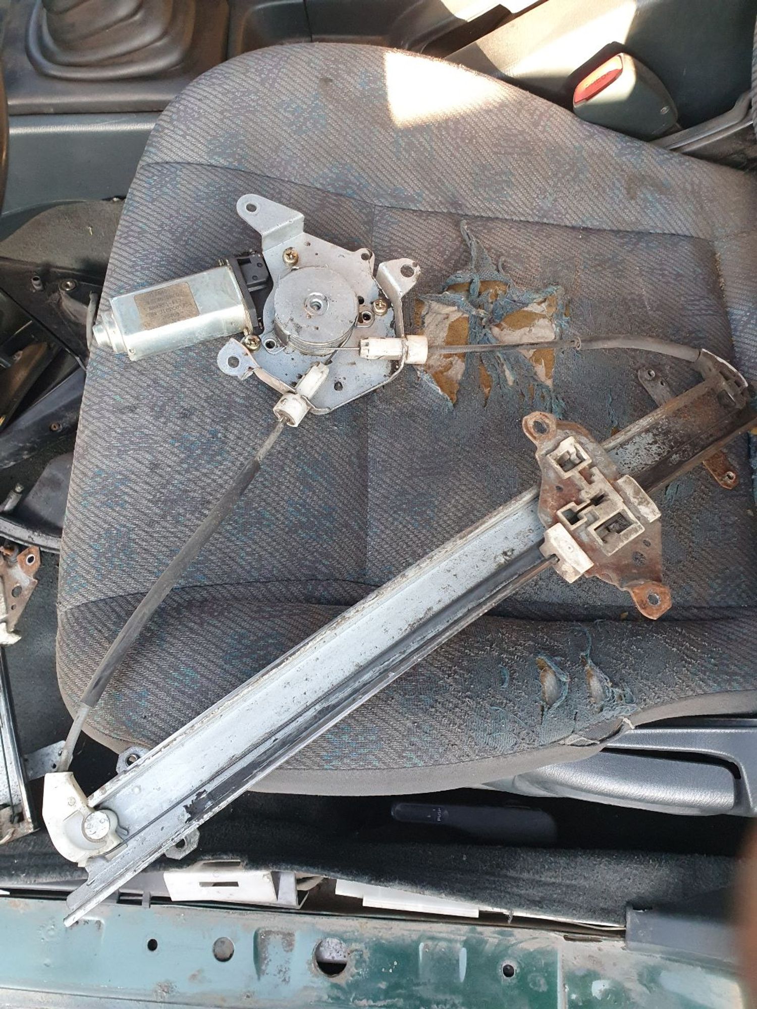 https://ycs.partsauto.market/partsauto-images/thmbs/userImages/7ed63c96fe685f431889ec34ef8f13b8/part/e8feb26f-1ec2-4423-b78c-27349fff3ea9_1777085612175.jpg