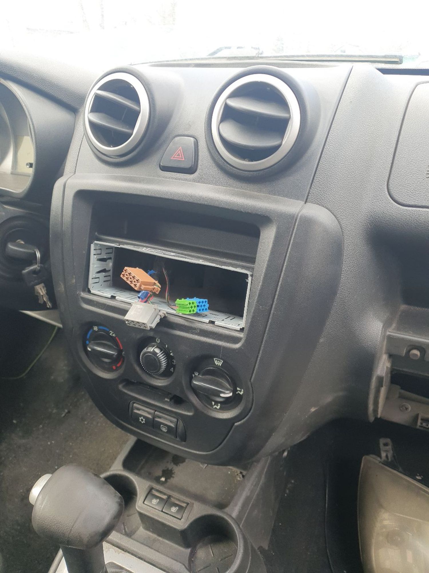 https://ycs.partsauto.market/partsauto-images/thmbs/userImages/7ed63c96fe685f431889ec34ef8f13b8/part/e9c2f2b2-da08-4c32-8c0c-c0d37d7d0fa9_1777277433691.jpg
