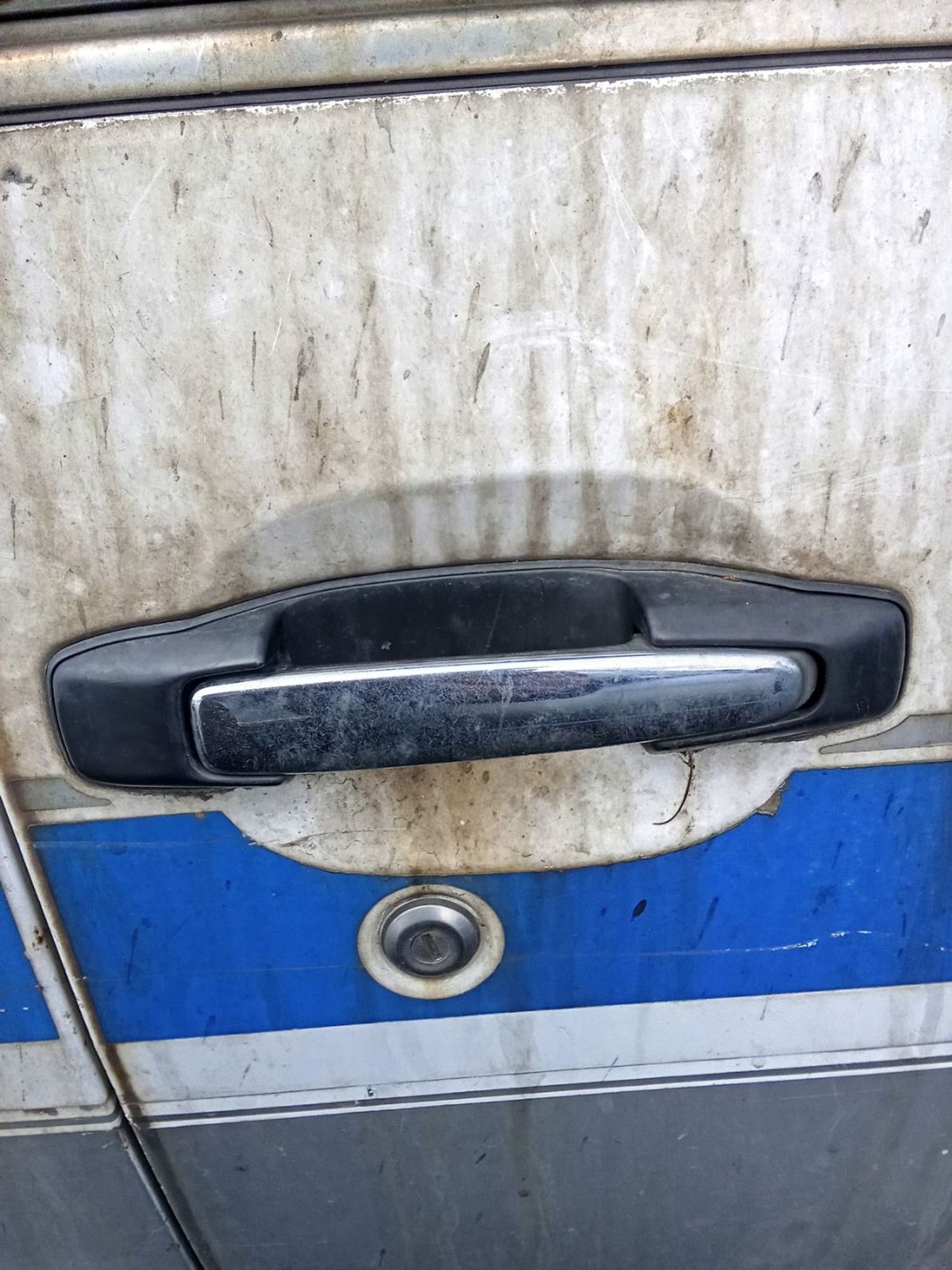 https://ycs.partsauto.market/partsauto-images/thmbs/userImages/7ed63c96fe685f431889ec34ef8f13b8/part/ec72ccf1-8e55-47c0-9efa-646d601410b0_1778642869854.jpg