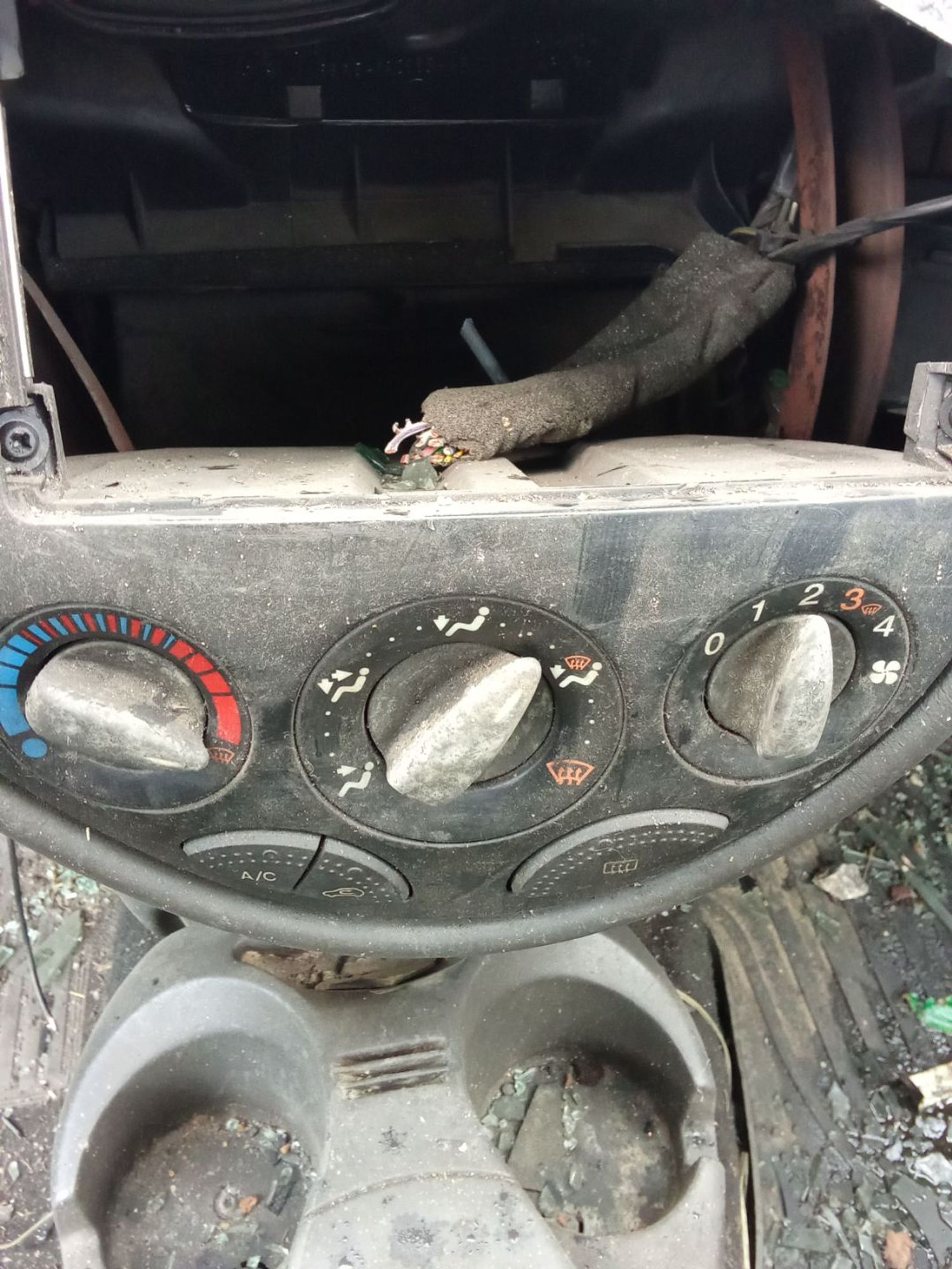 https://ycs.partsauto.market/partsauto-images/thmbs/userImages/7ed63c96fe685f431889ec34ef8f13b8/part/f35625aa-2a15-45f5-8e36-17afc058352f_1781500369217.jpg