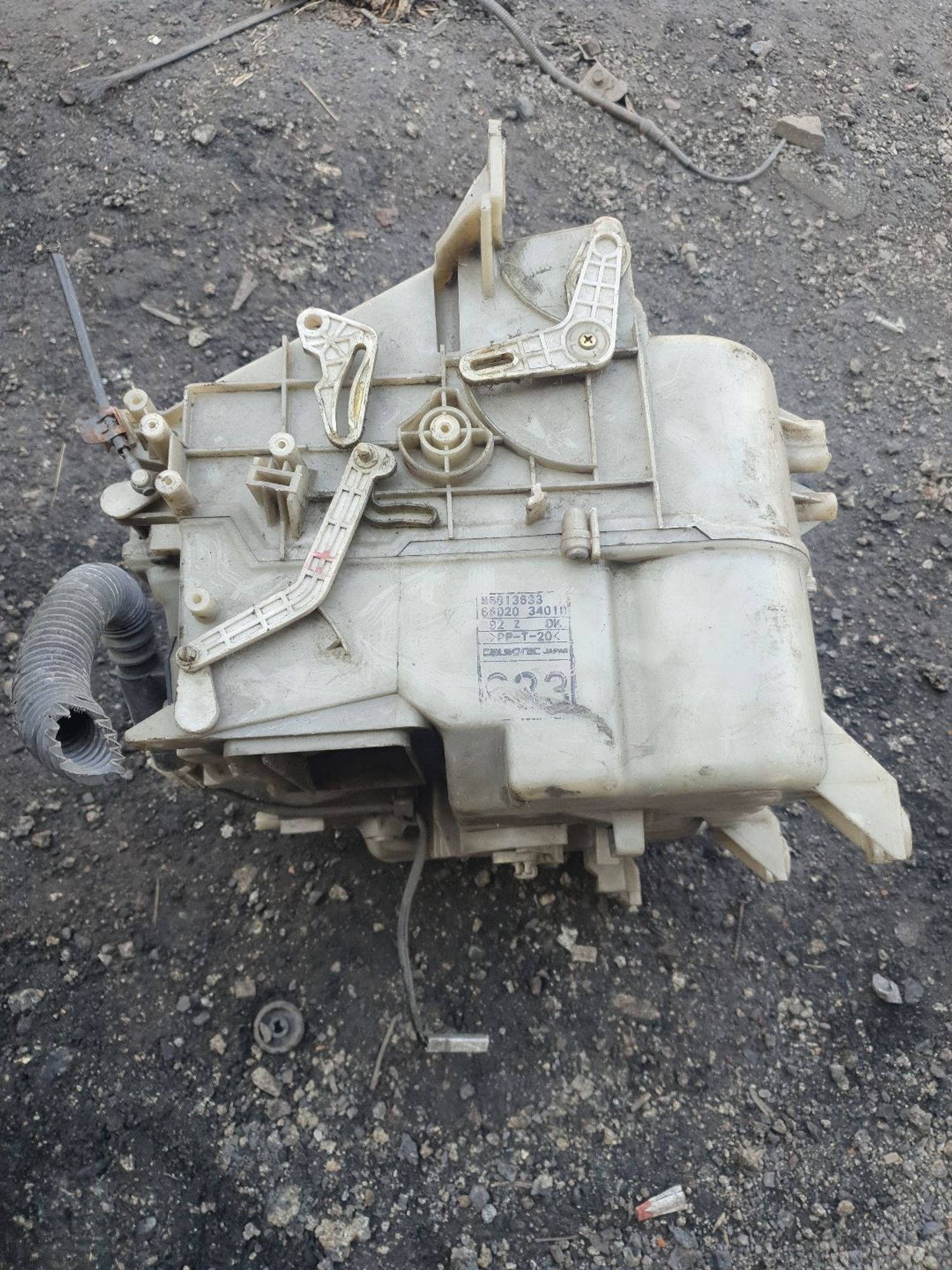 https://ycs.partsauto.market/partsauto-images/thmbs/userImages/7ed63c96fe685f431889ec34ef8f13b8/part/fce8f173-7857-4a5e-91a9-16cd875cb3fb_1785728756692.jpg