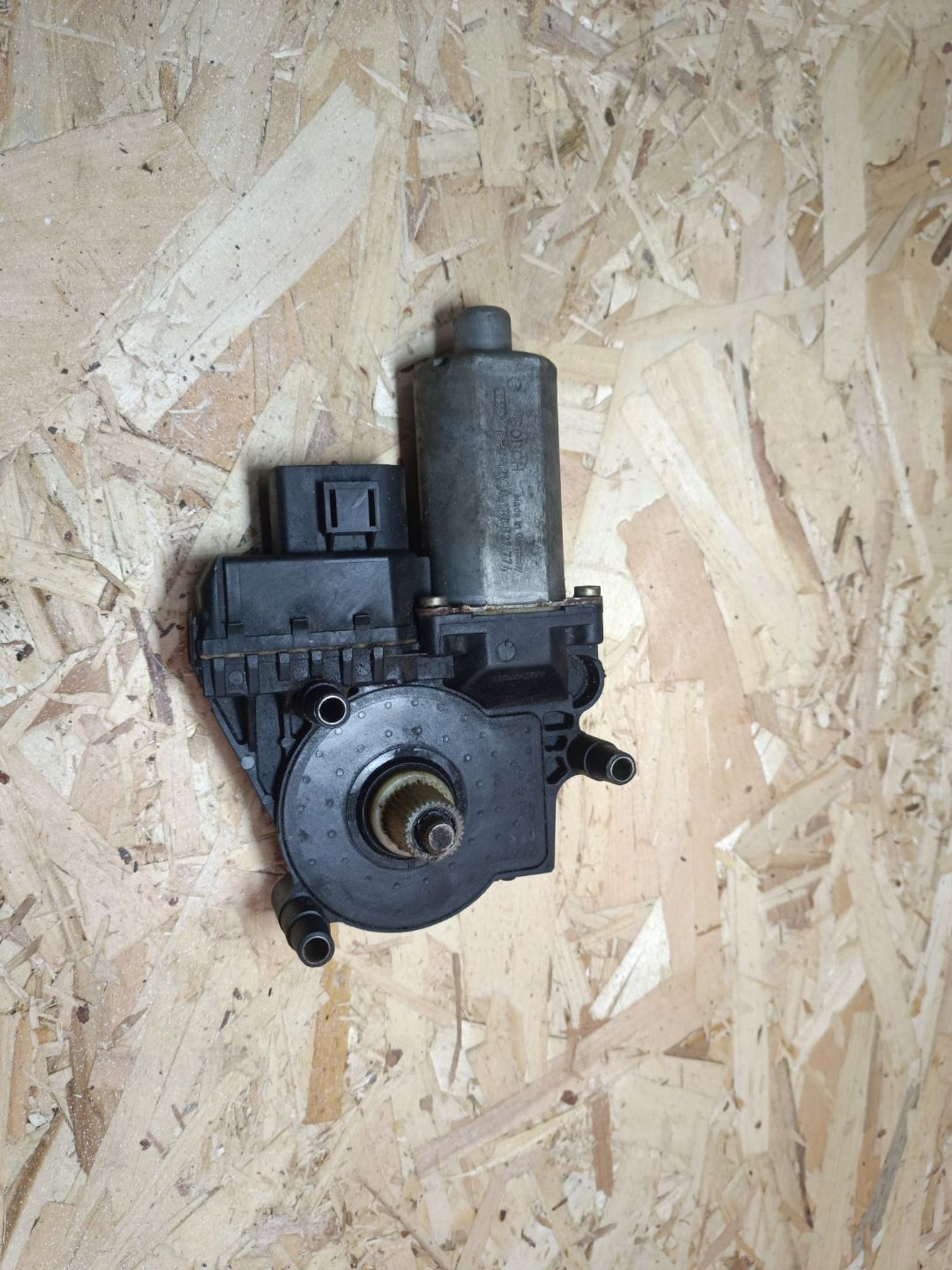https://ycs.partsauto.market/partsauto-images/thmbs/userImages/8029f6437d5d02dac36f934fd72097e9/part/192735aa-778a-479c-8714-6e4e35c591c0_1789039473990.jpg